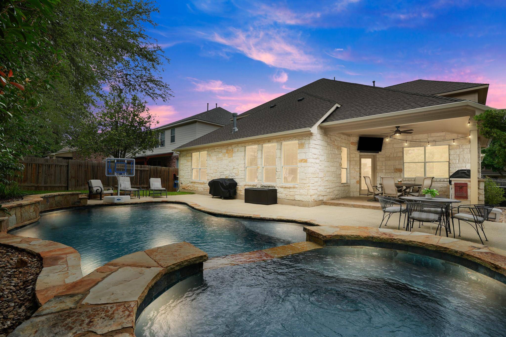 606 Victoria DR, Cedar Park, TX 78613