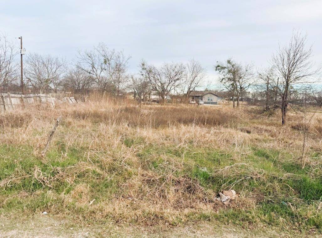 700 S Cotrell ST, Bartlett, TX 76511