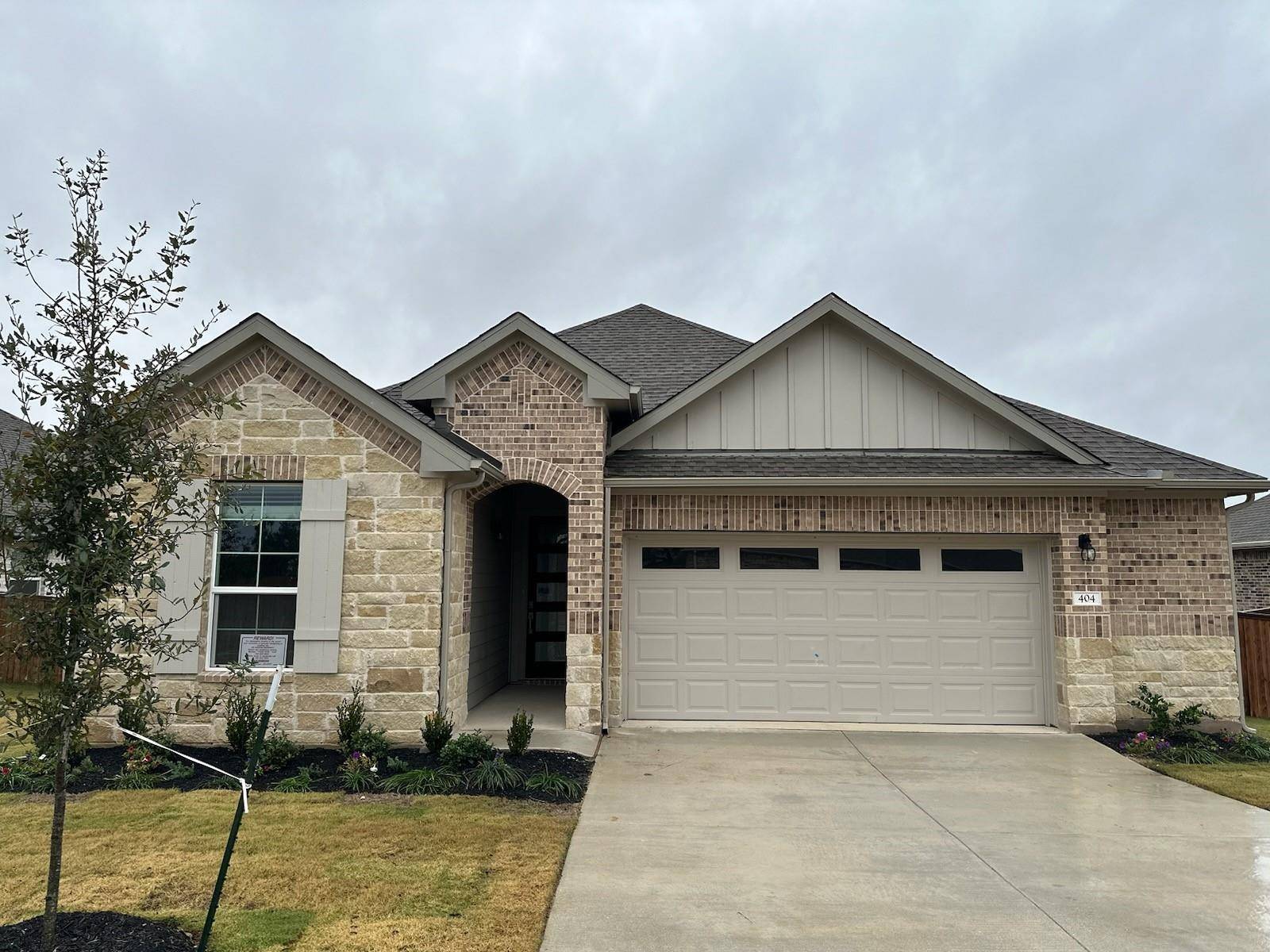 404 BARTON RUN DR, Georgetown, TX 78628
