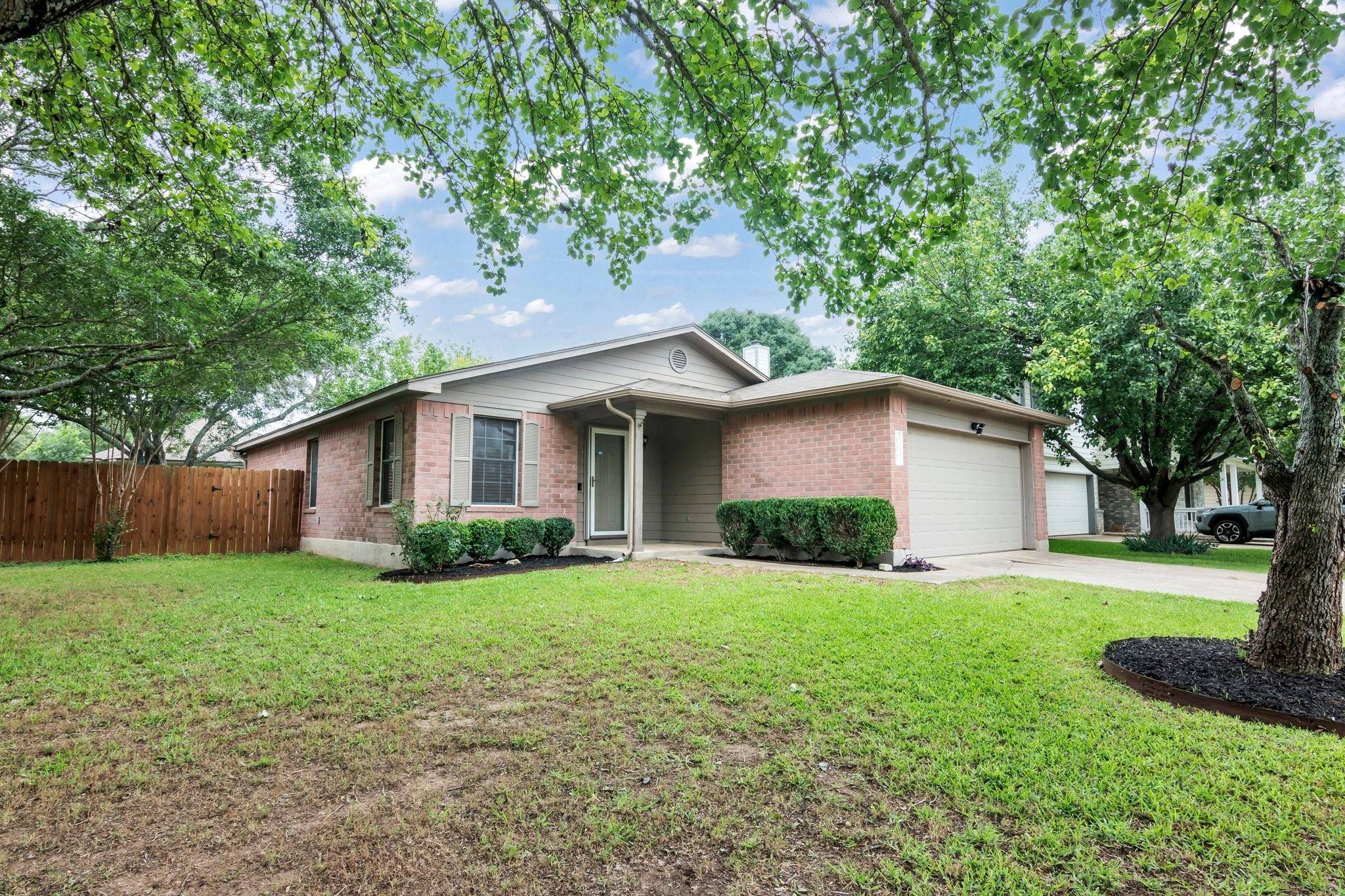 101 Carolyns WAY, Buda, TX 78610