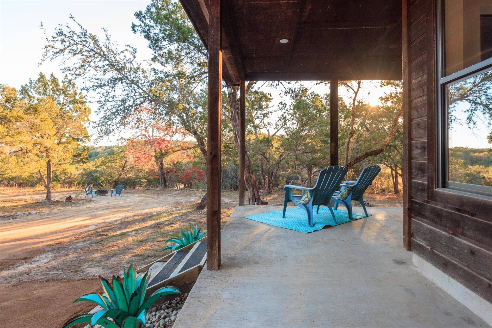 7300 McGregor LN, Dripping Springs, TX 78620