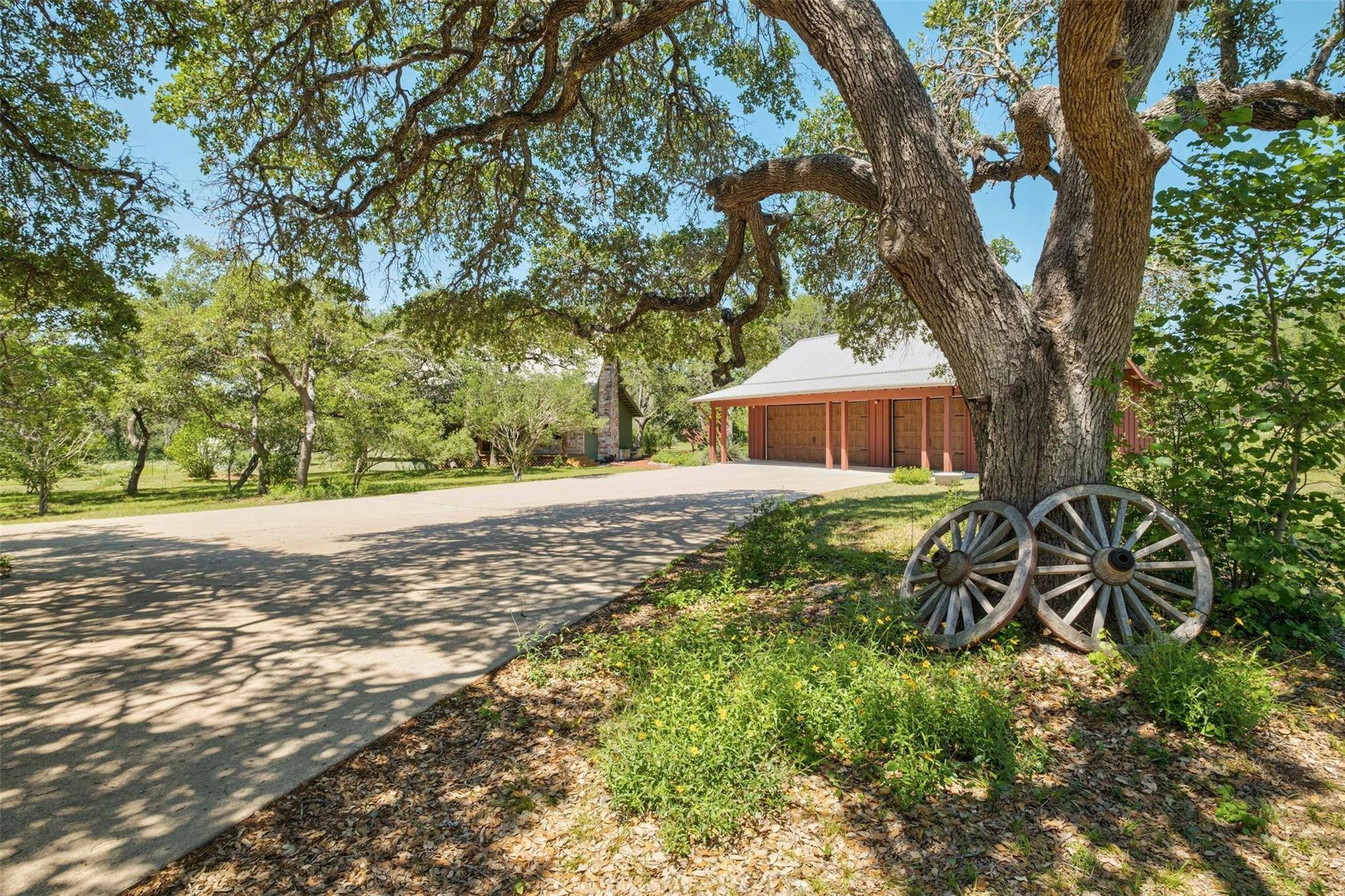 210 Ted Burger RD, Dripping Springs, TX 78620
