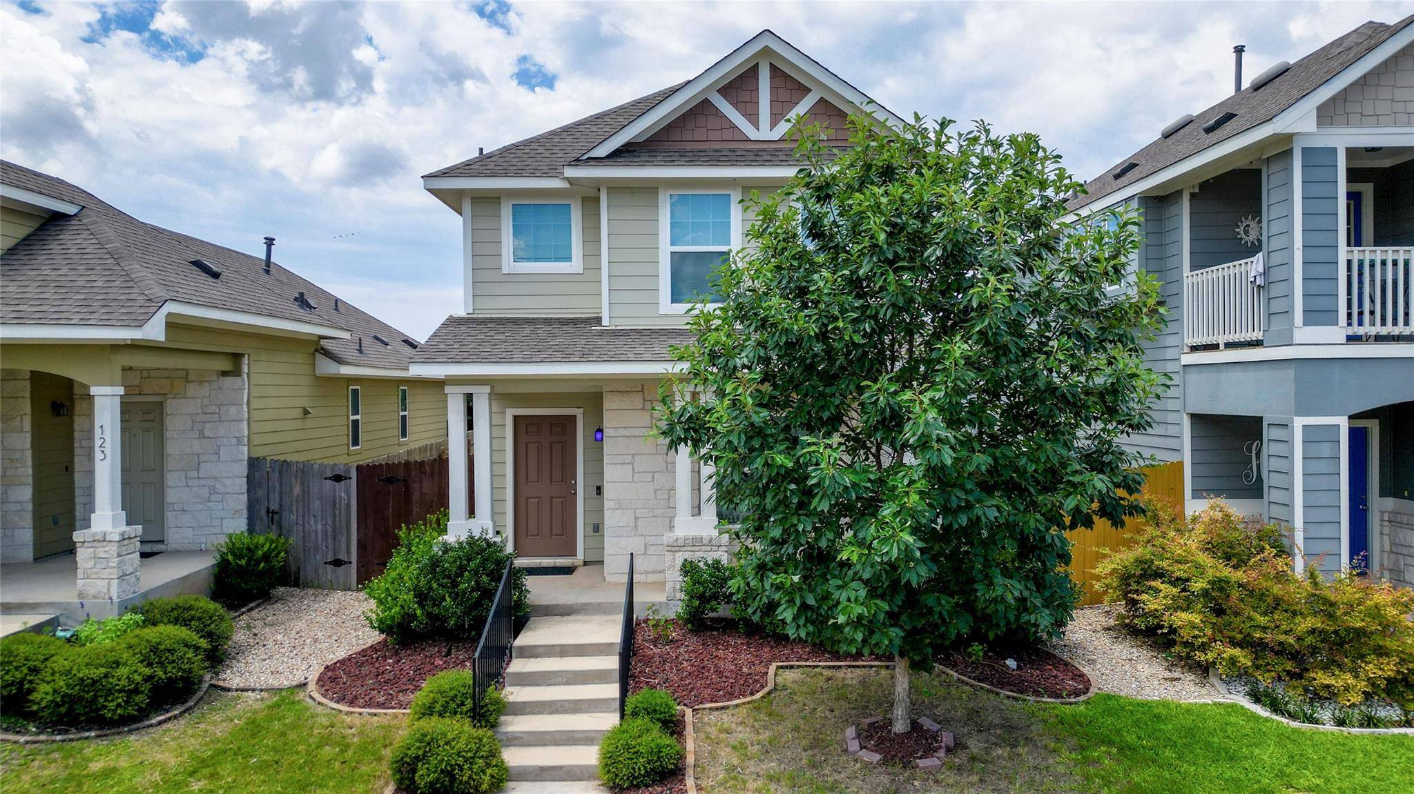 127 Friendship Oak DR, San Marcos, TX 78666