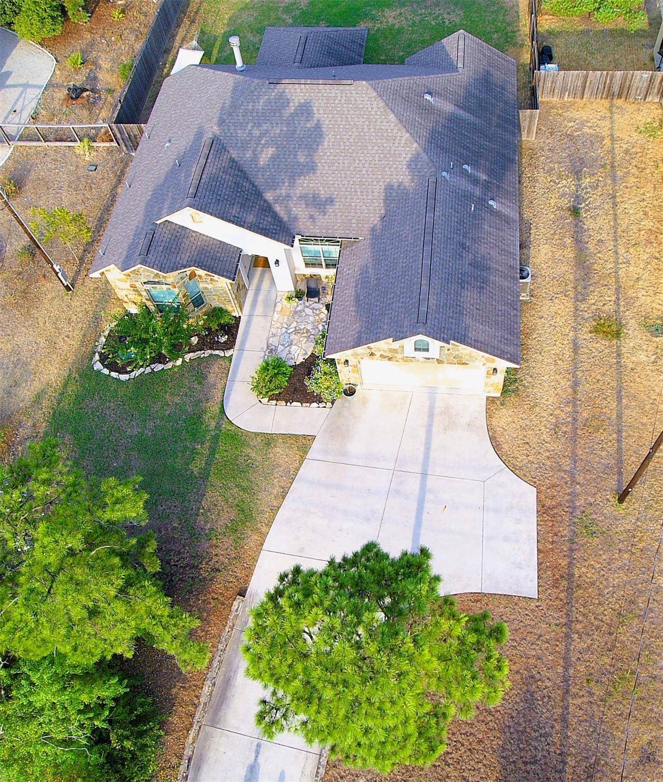 220 Tahitian DR, Bastrop, TX 78602