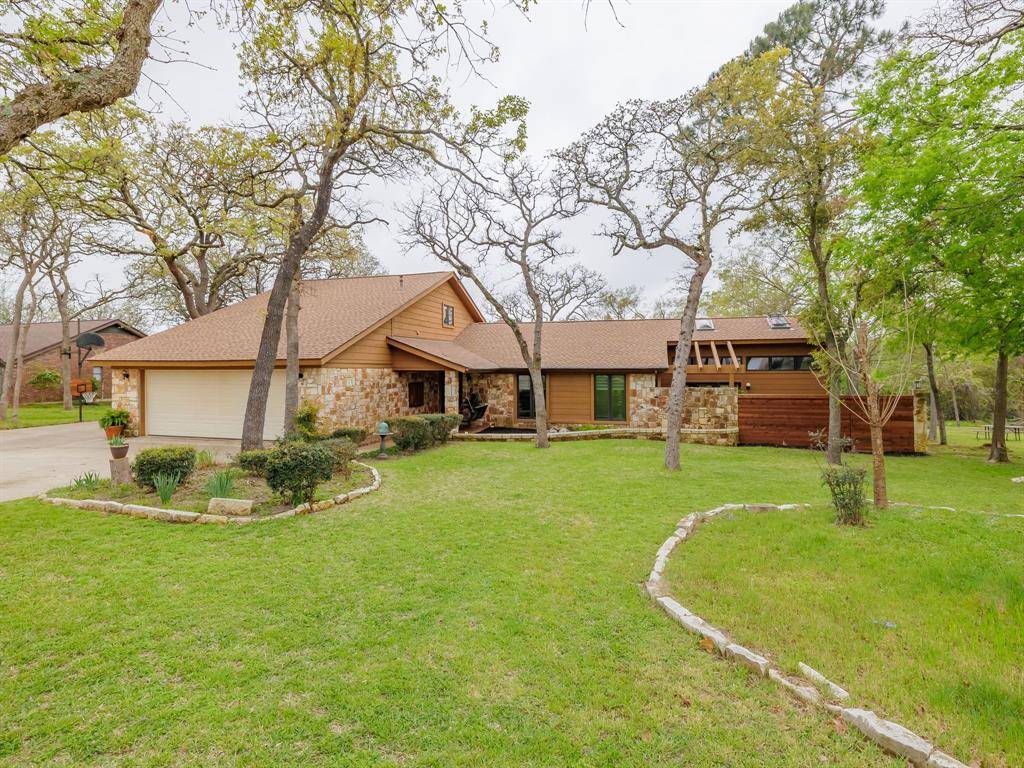 905 Cady RD, Rockdale, TX 76567