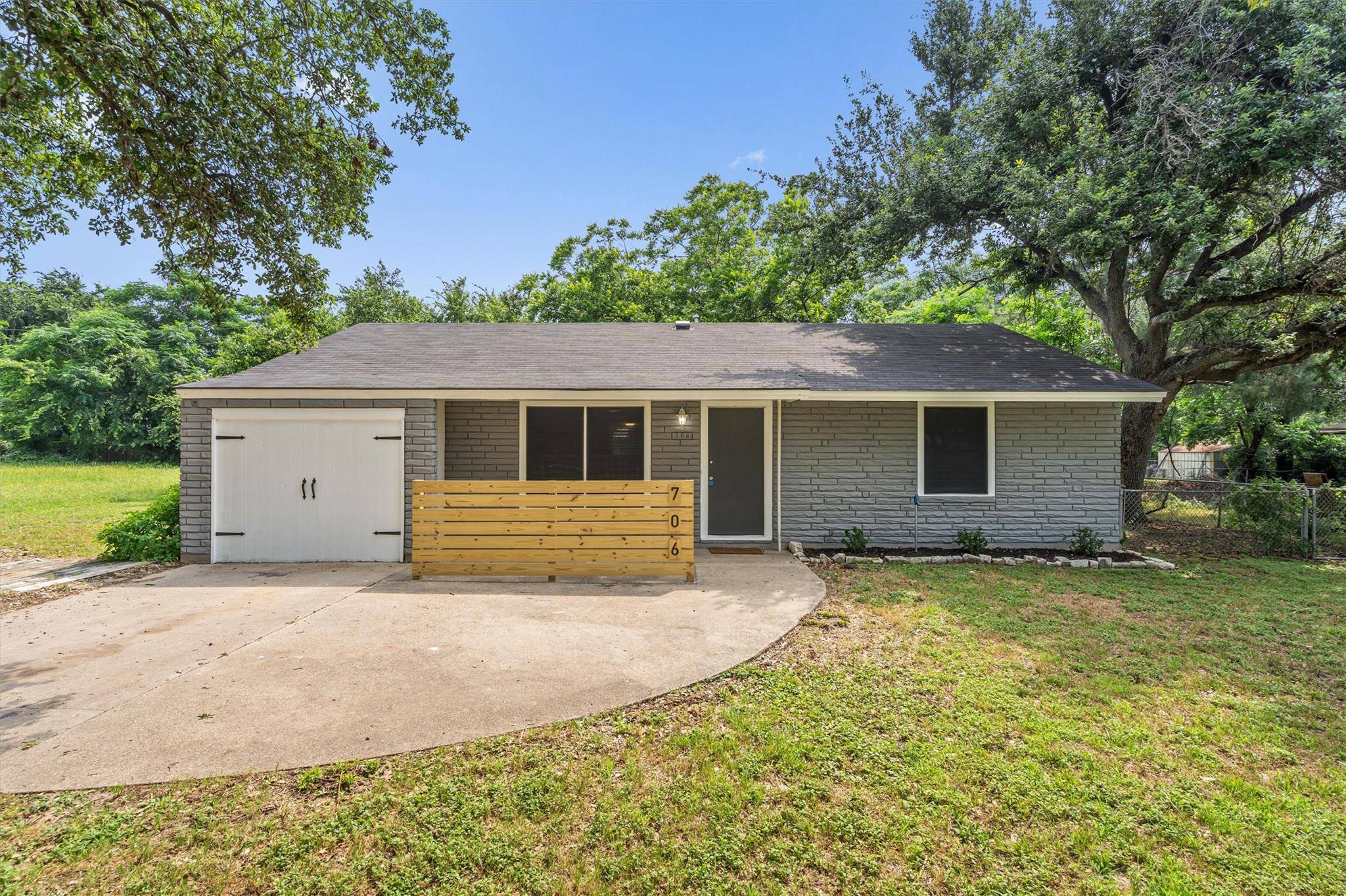 706 Coffield ST, Rockdale, TX 76567