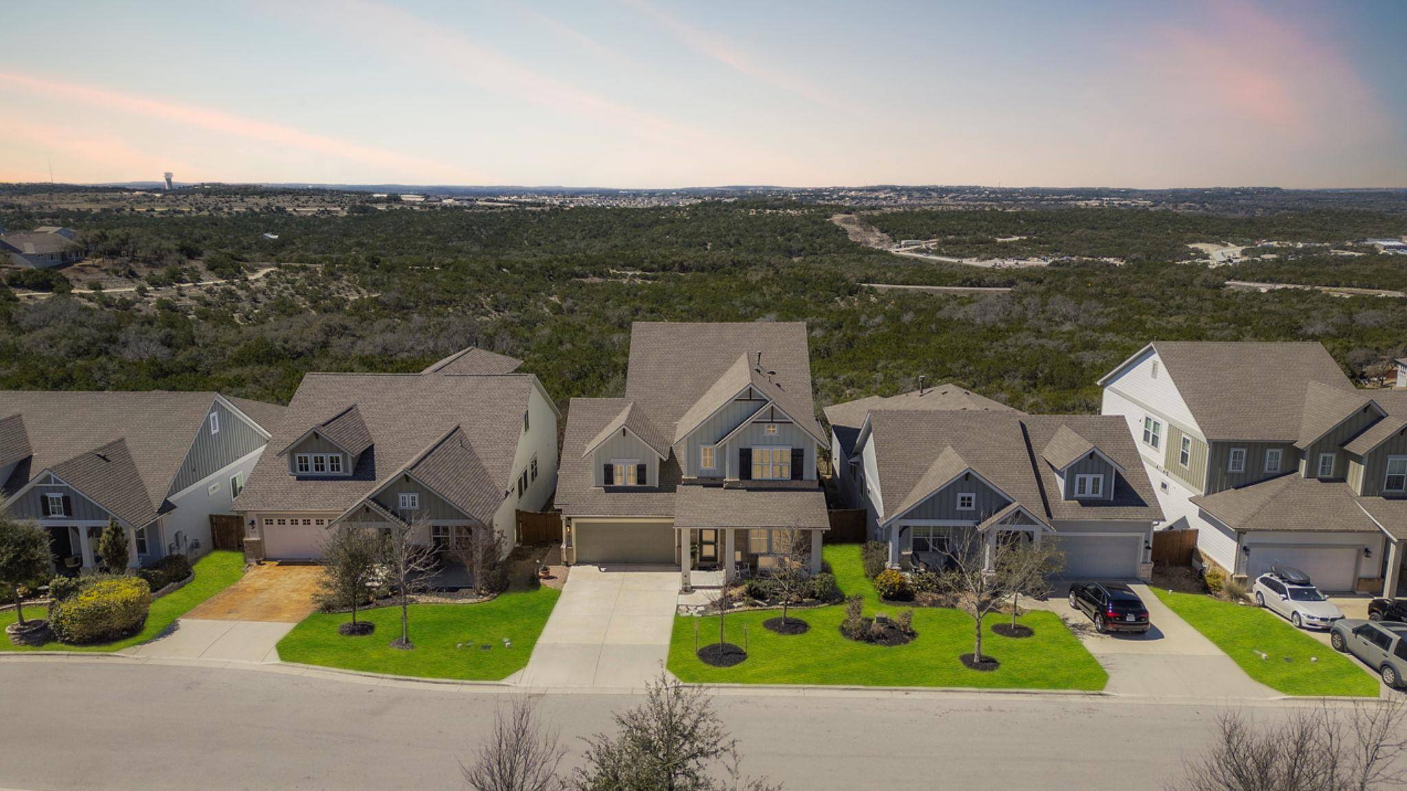 365 Dayridge DR, Dripping Springs, TX 78620
