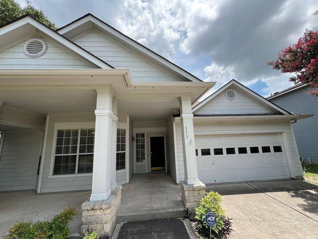 113 Crescent DR, Buda, TX 78610