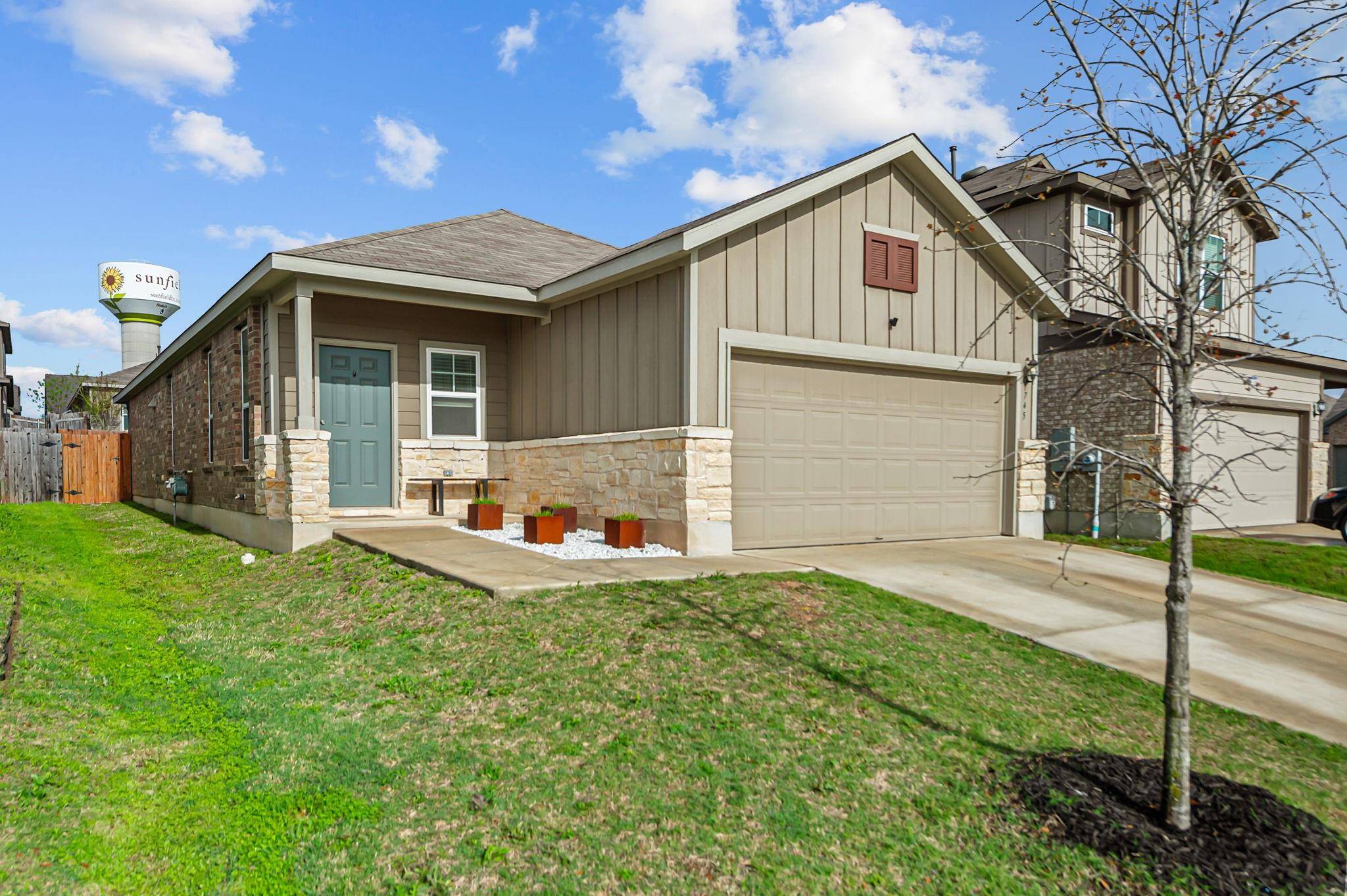 745 Eves Necklace DR, Buda, TX 78610