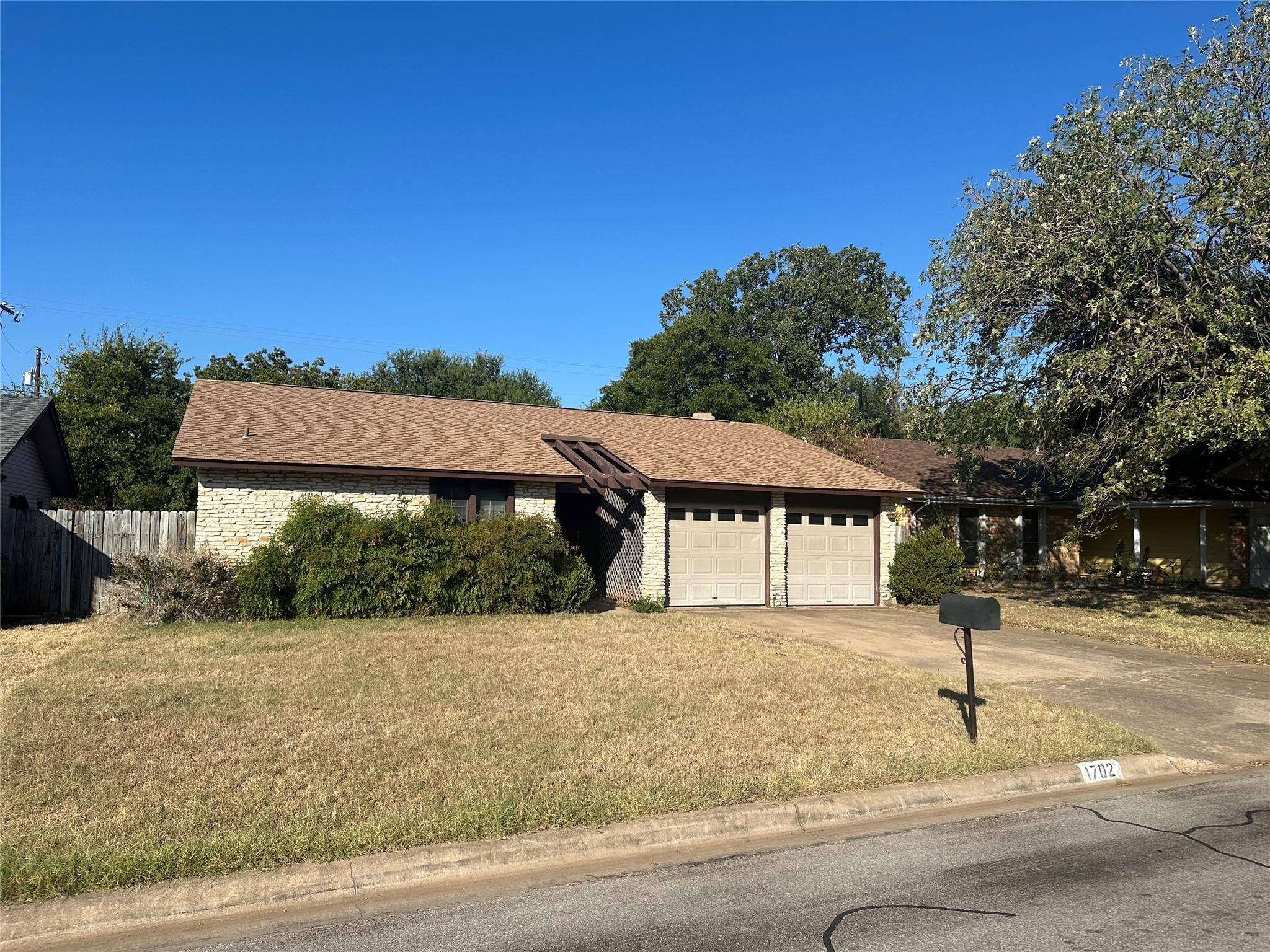 1702 Wagon Gap DR, Round Rock, TX 78681