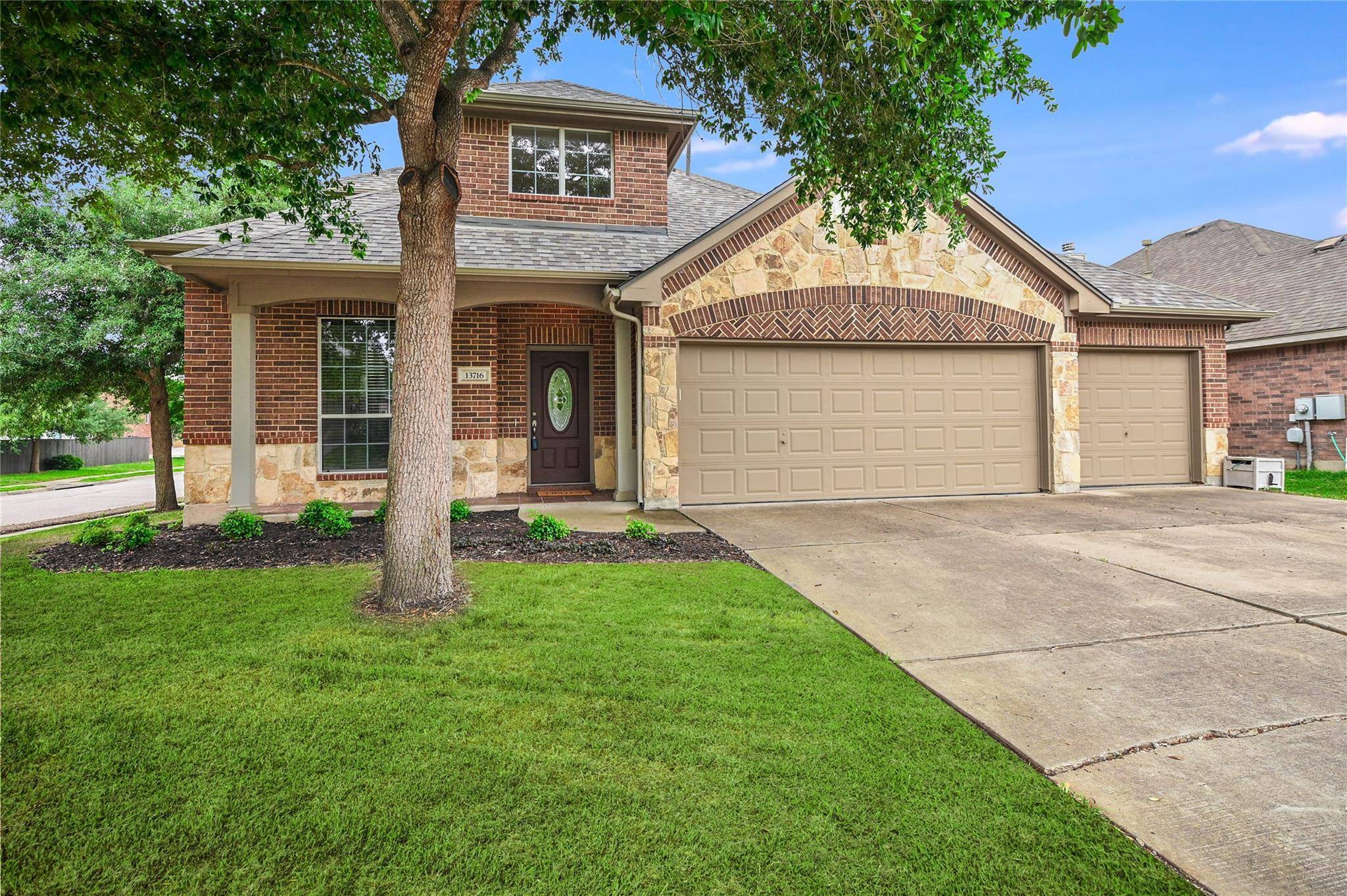 13716 Long Shadow DR, Manor, TX 78653