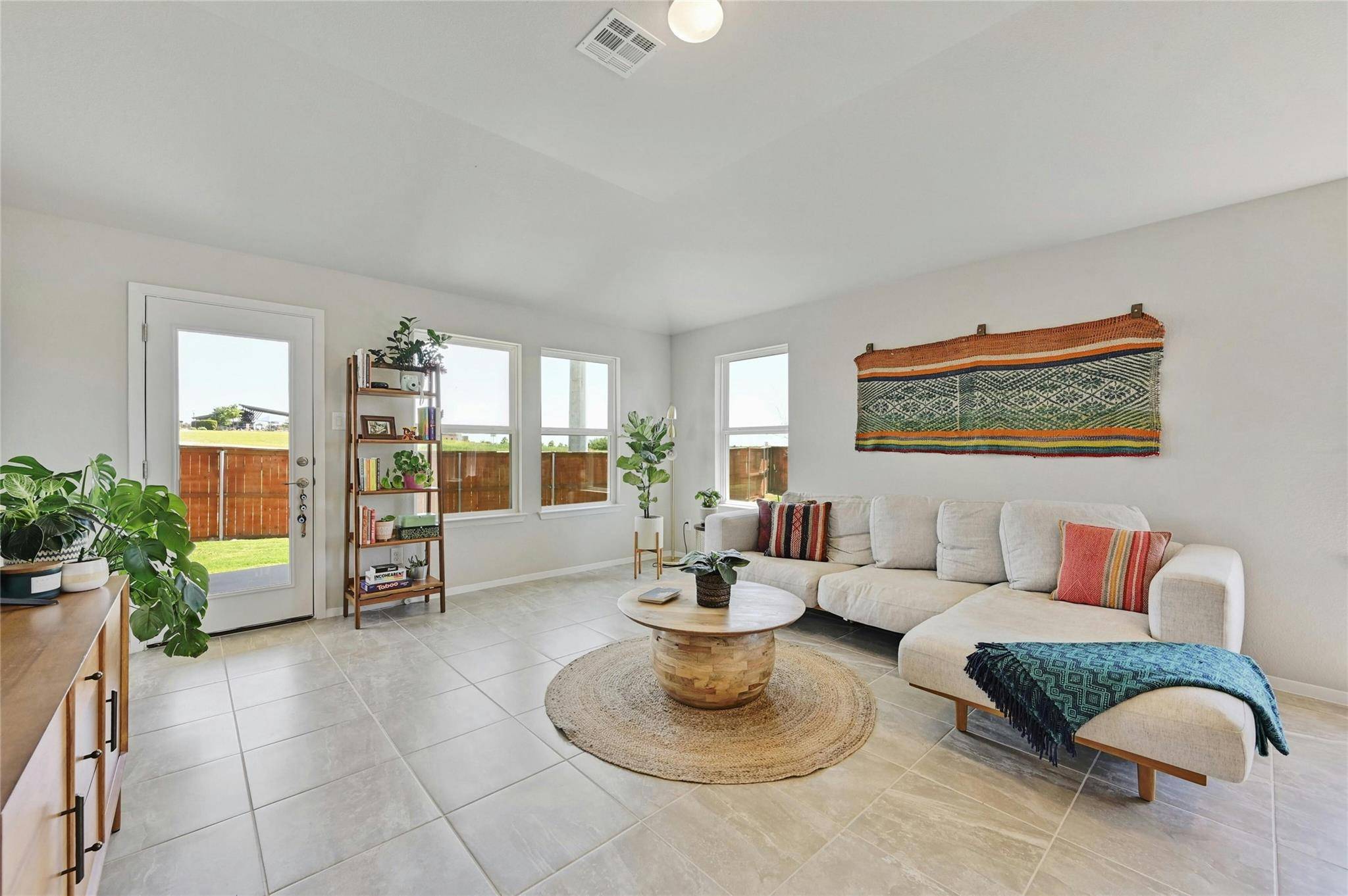 120 Shugart ST, San Marcos, TX 78666