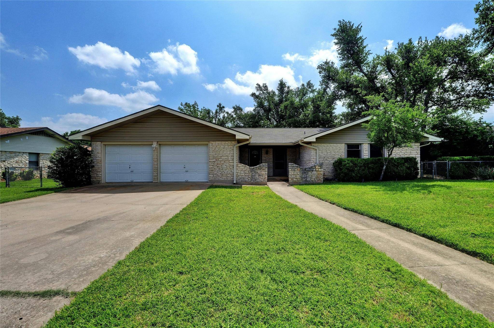 1701 Deep Wood DR, Round Rock, TX 78681