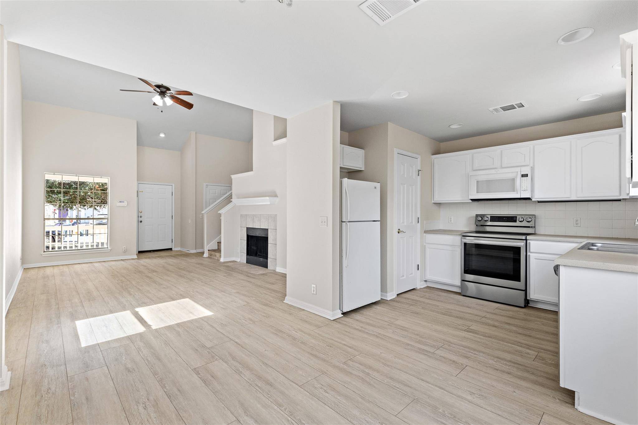 102 Orange Tree LN, Georgetown, TX 78626