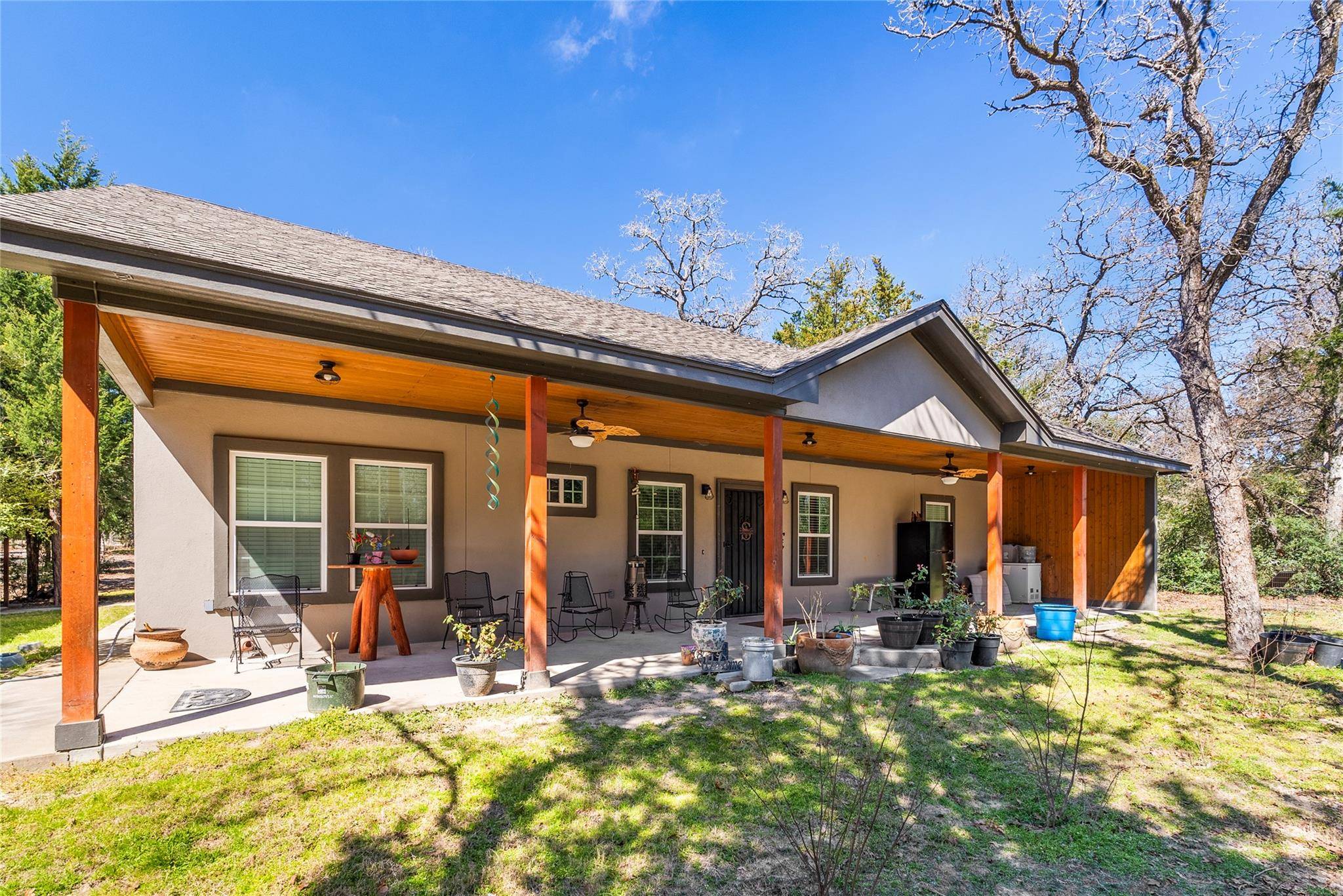 1428 County Road 337, Lexington, TX 78947