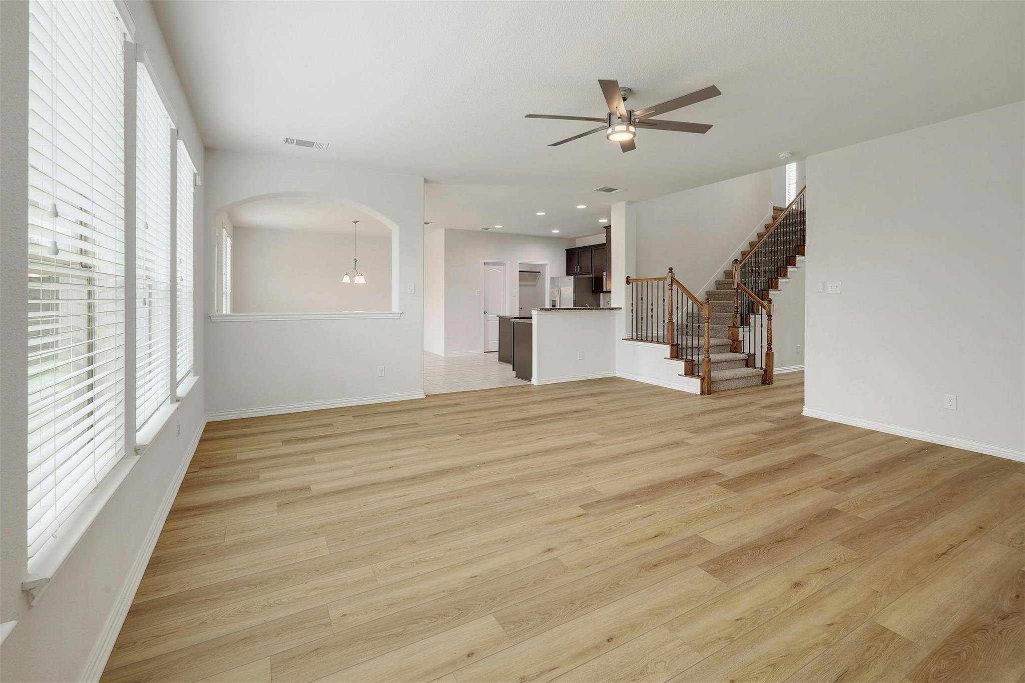 716 N Emory CV, Hutto, TX 78634
