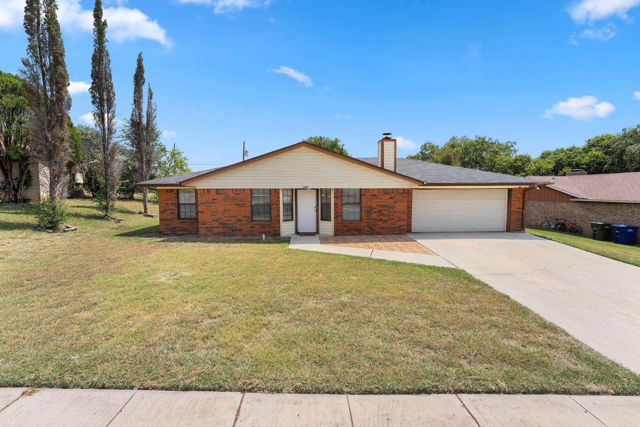 2621 Phyllis DR, Copperas Cove, TX 76522