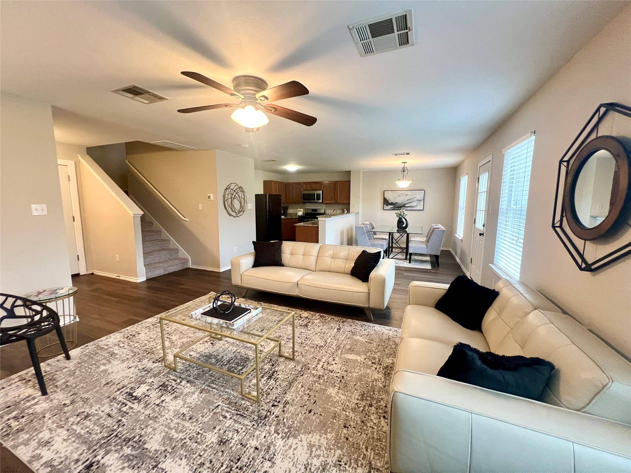 230 Jack Rabbit LN, Buda, TX 78610