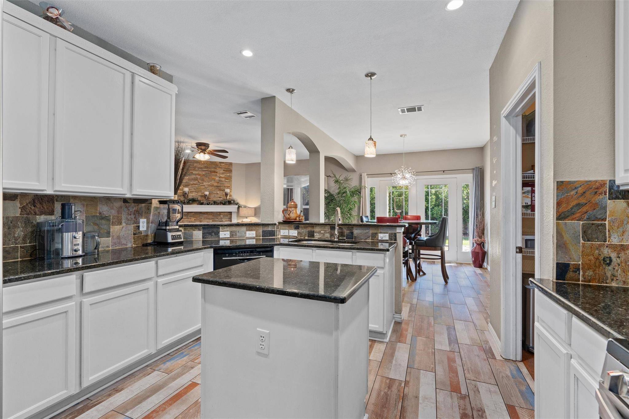 1640 Abbey LN, Cedar Park, TX 78613