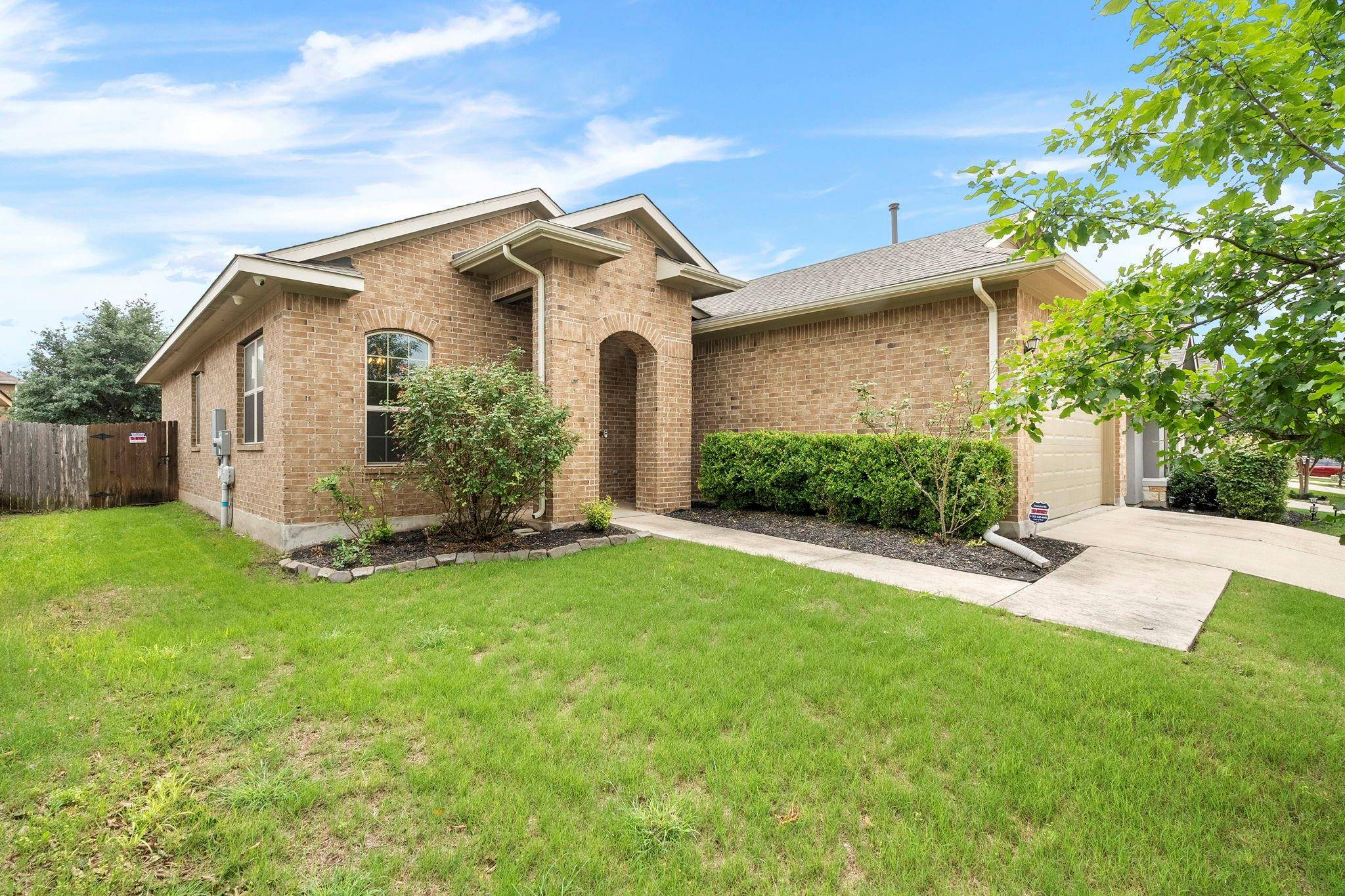 209 Field Corn LN, San Marcos, TX 78666