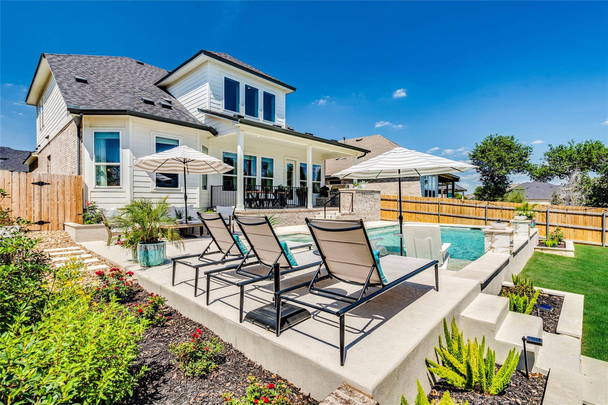 351 Kings Pine DR, Dripping Springs, TX 78620