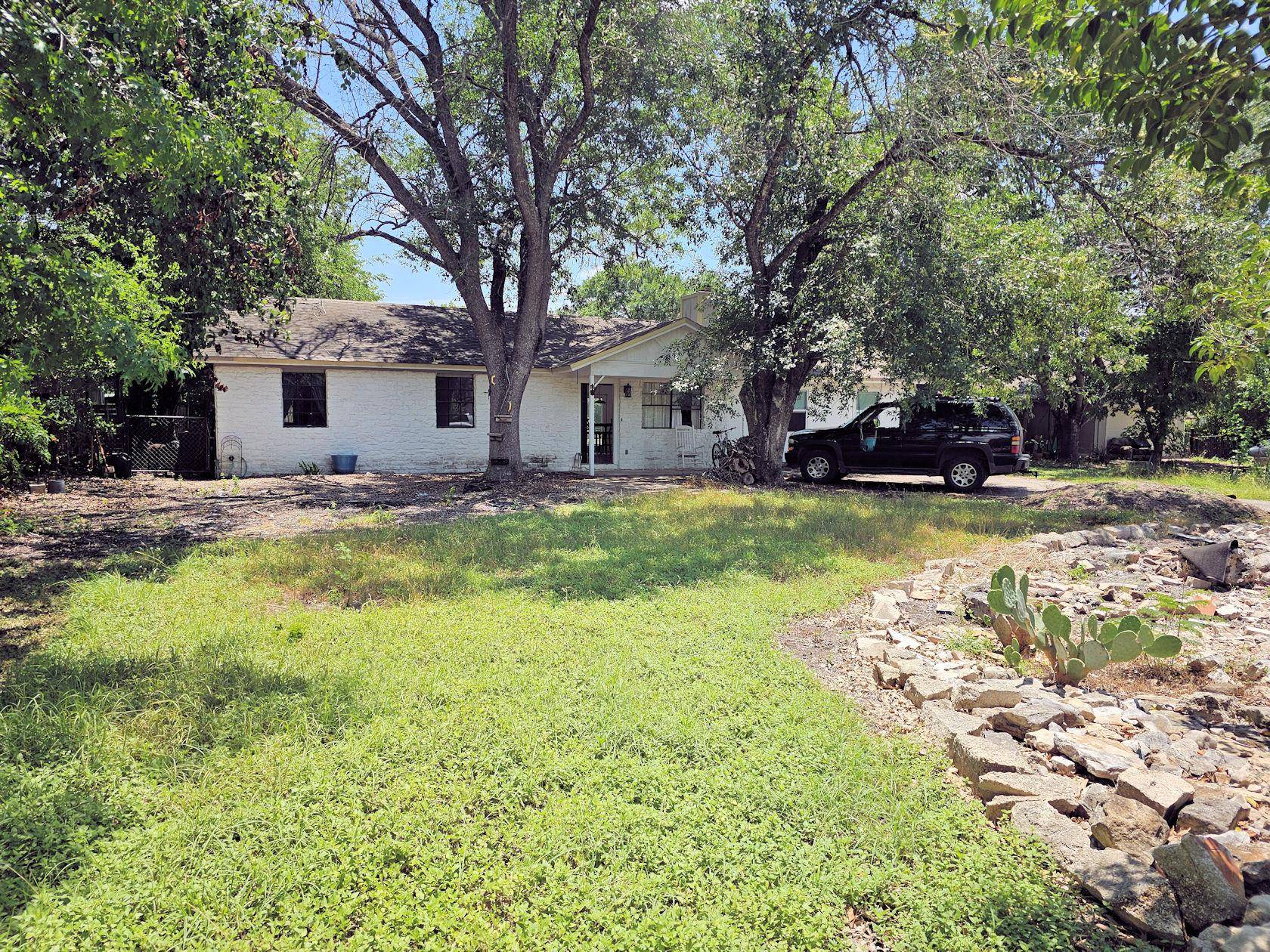 105 Park South DR, Kyle, TX 78640