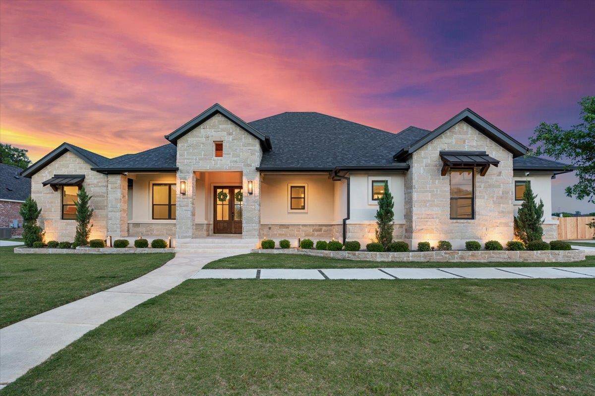 205 Ow Lowrey DR, Salado, TX 76571
