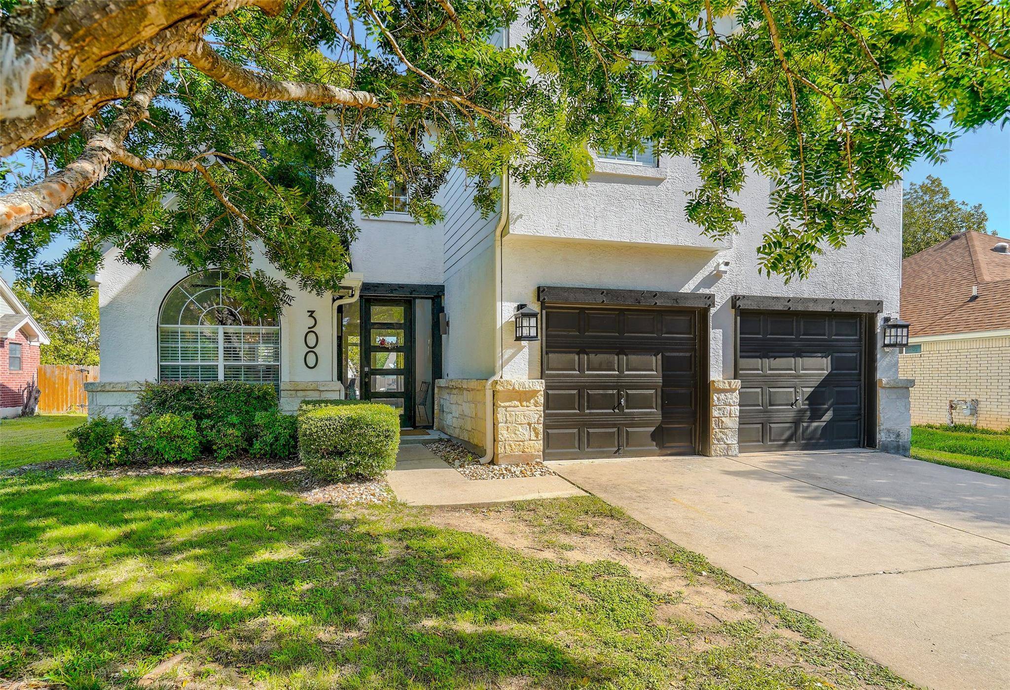 300 Bastian LN, Georgetown, TX 78626