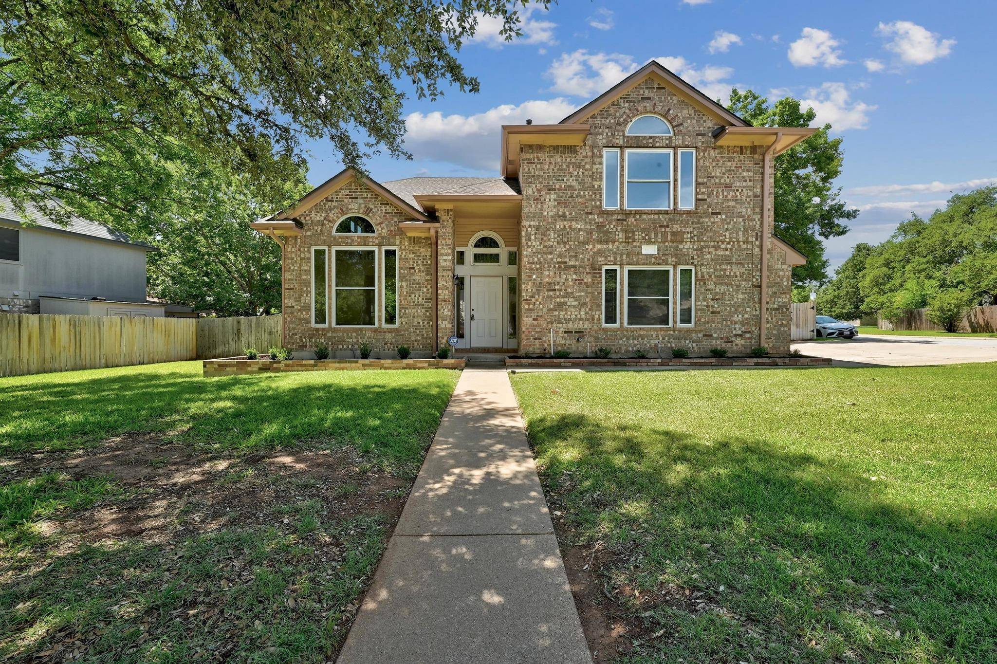 1605 Woods BLVD, Round Rock, TX 78681