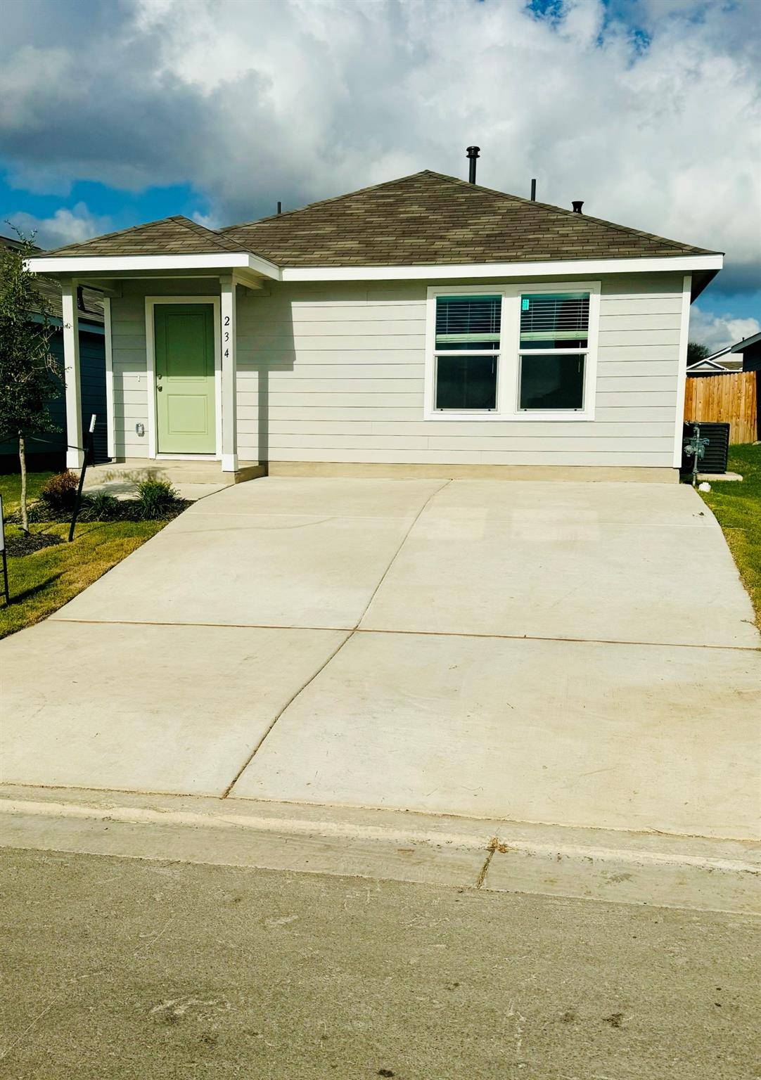 213 Basalt DR, San Marcos, TX 78666