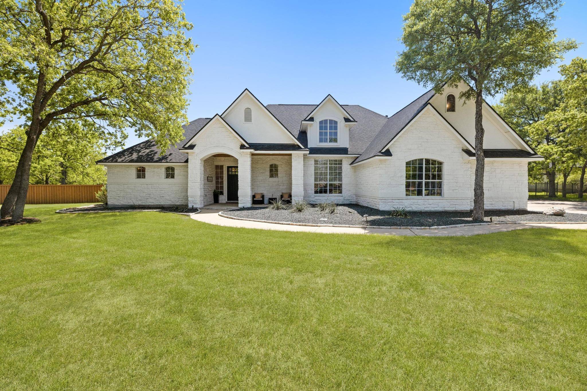 113 Oak Plaza DR, Georgetown, TX 78628