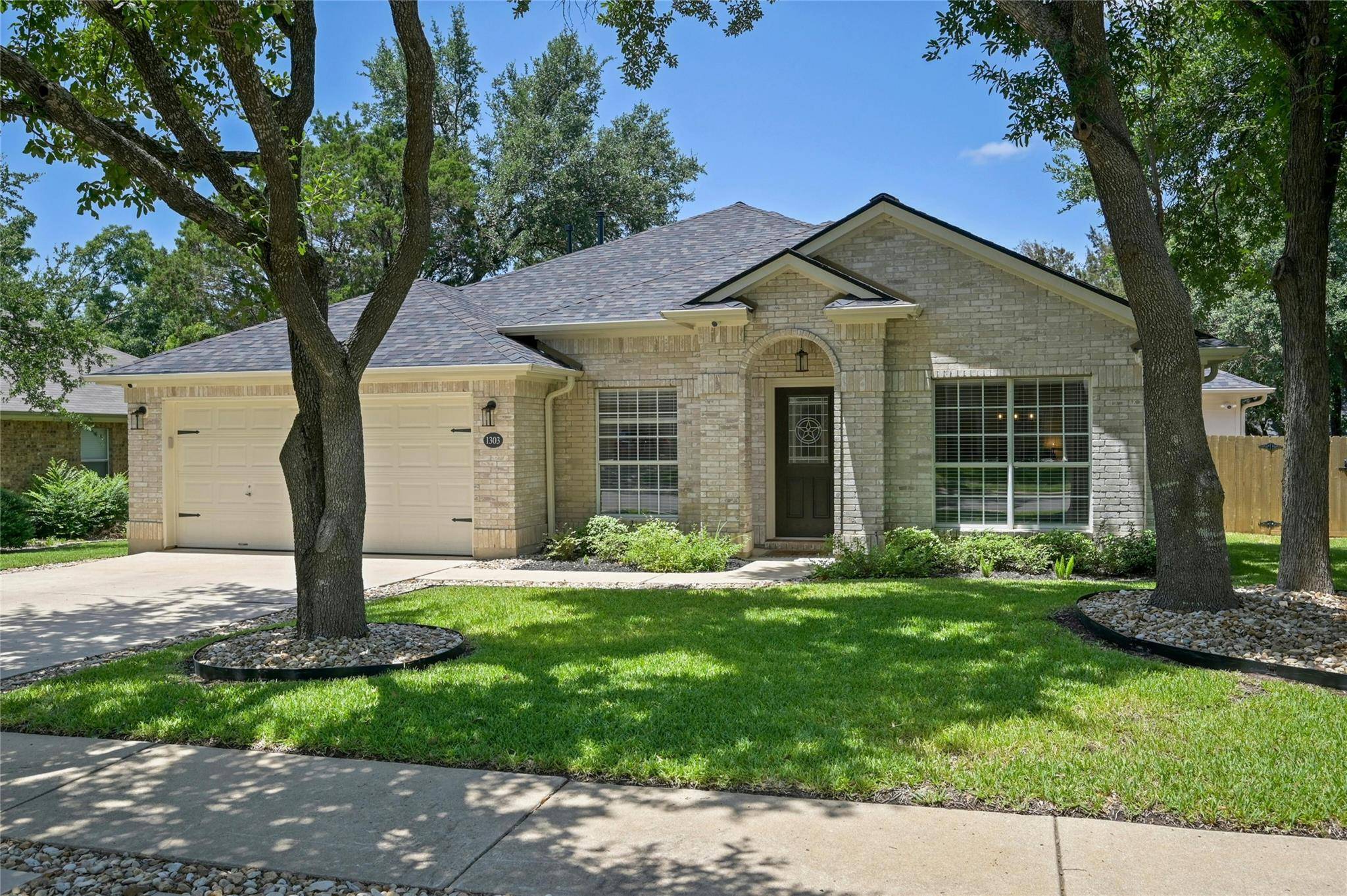 1303 Cedar Oaks DR, Cedar Park, TX 78613