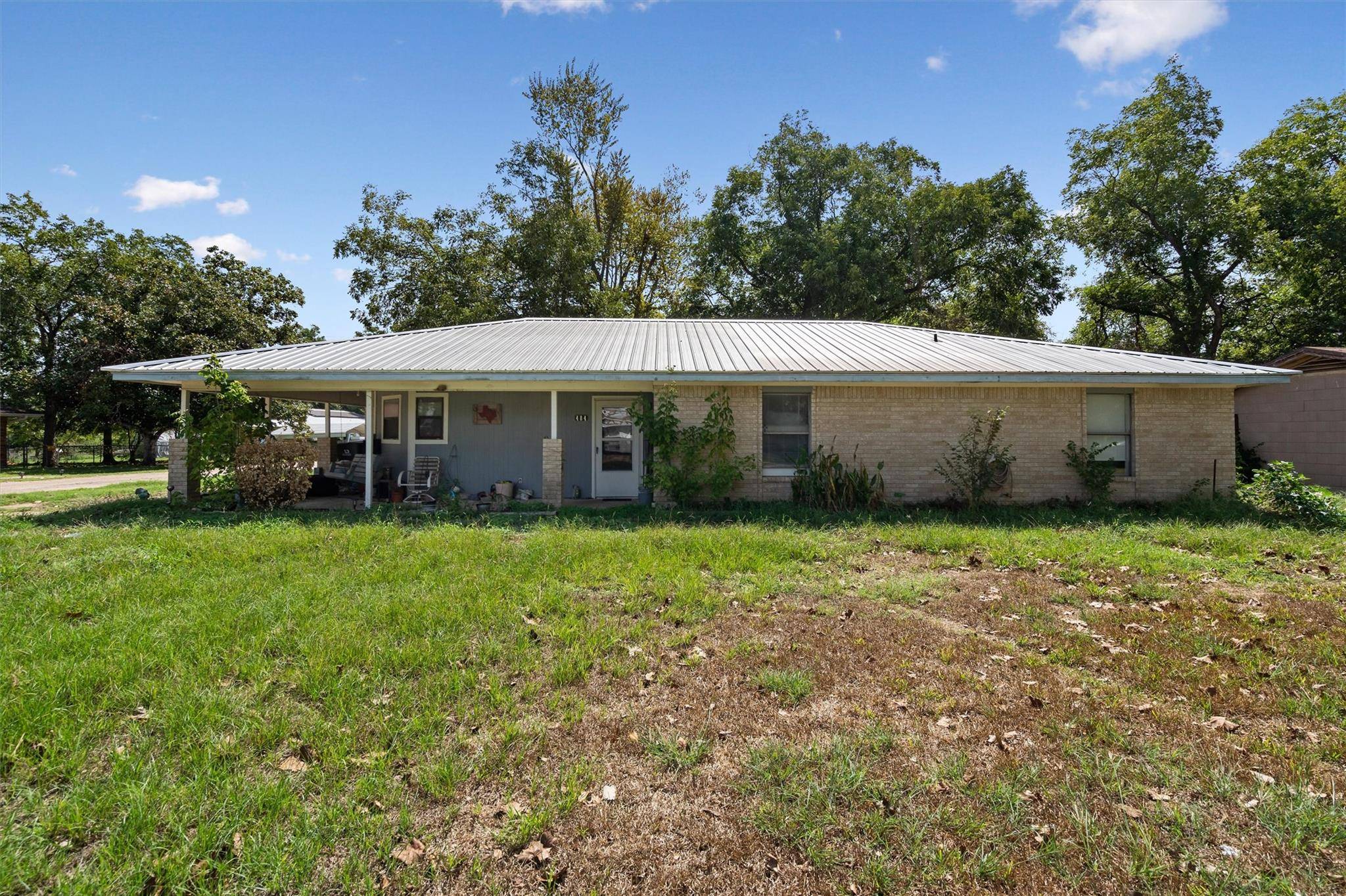 484 Skyline DR, Rockdale, TX 76567