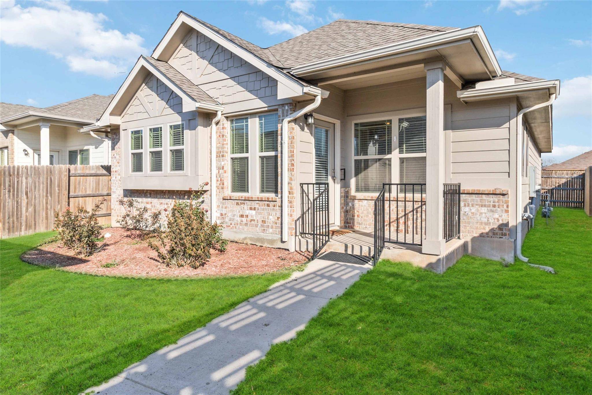 119 Trailstone DR, Bastrop, TX 78602