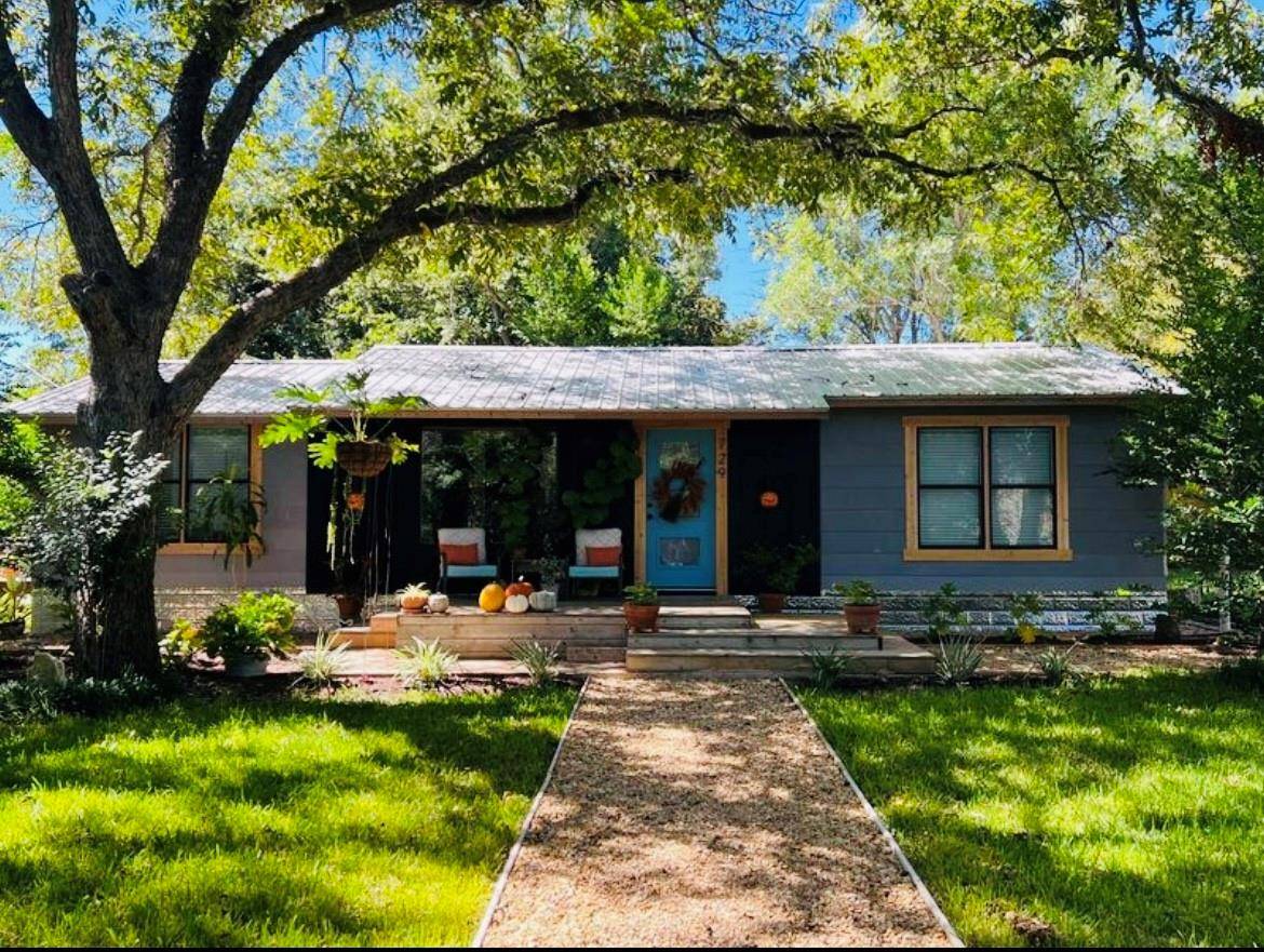 729 Broadnax ST, Rockdale, TX 76567
