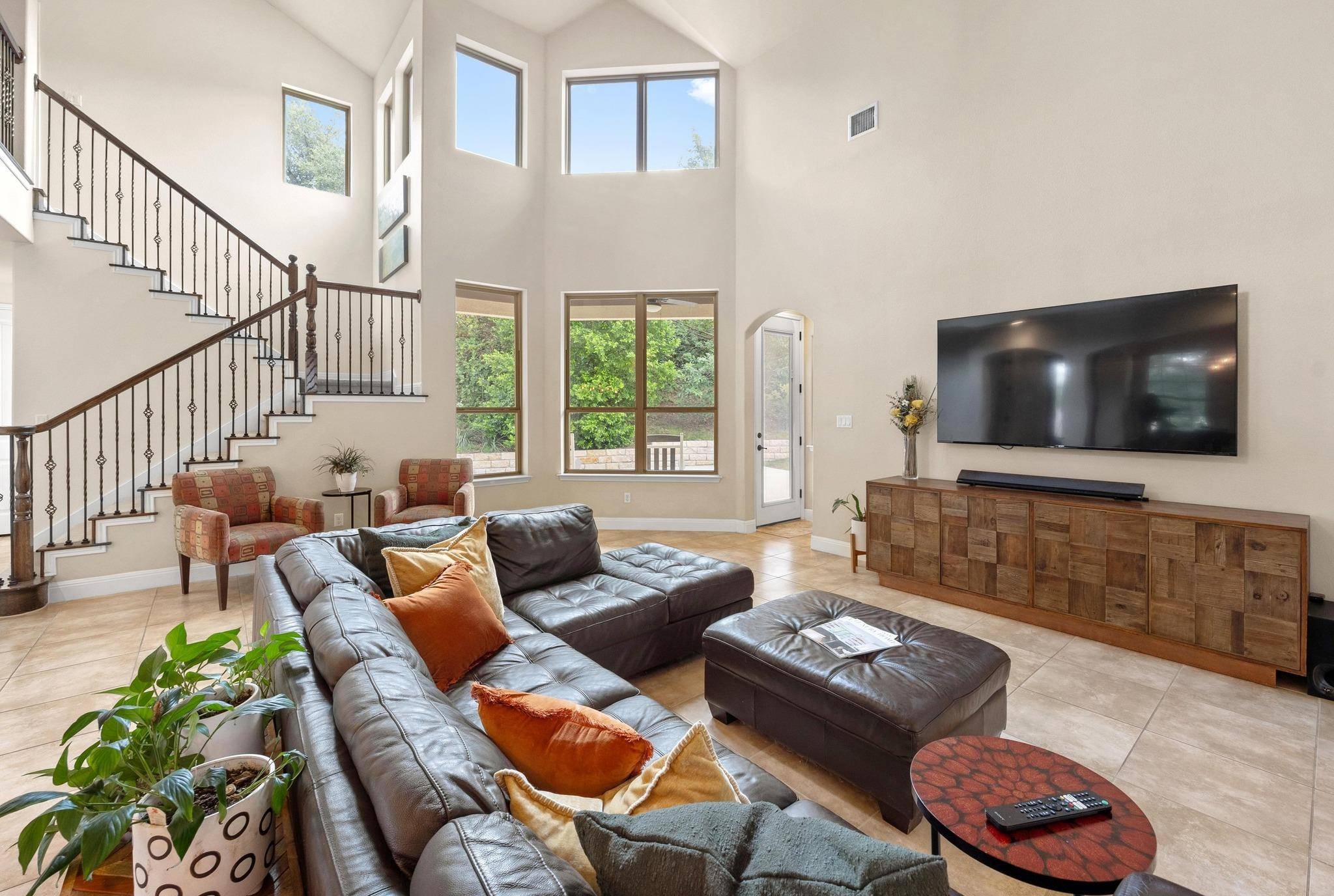 106 Tonkawa TRL W, Austin, TX 78738