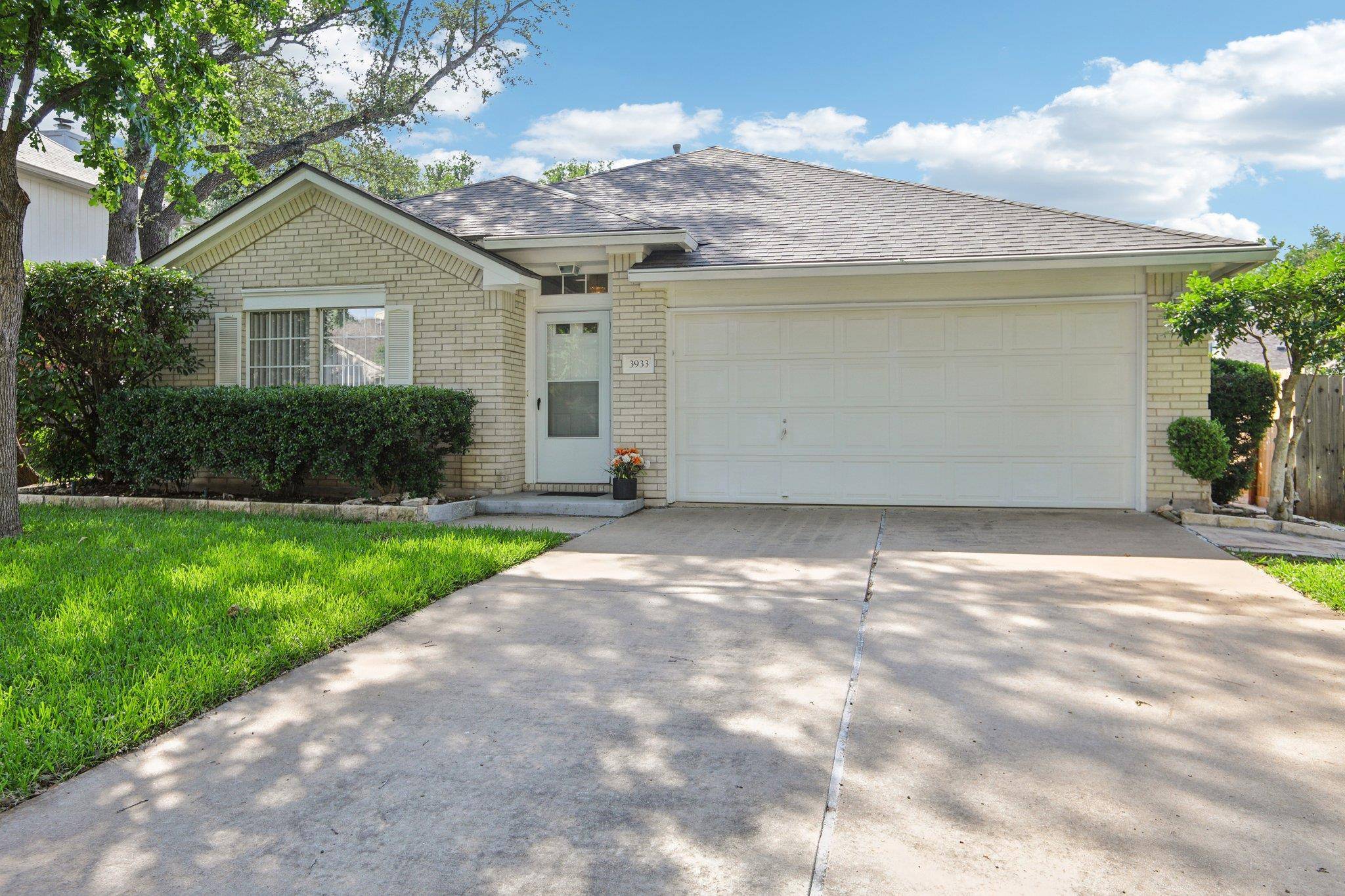 3933 Kristencreek LN, Round Rock, TX 78681