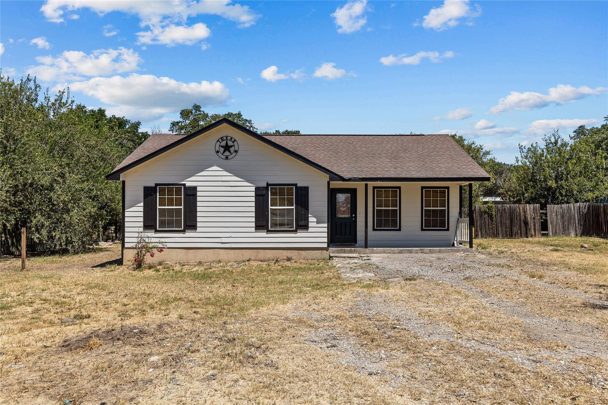 430 WAXWING DR, Poteet, TX 78065