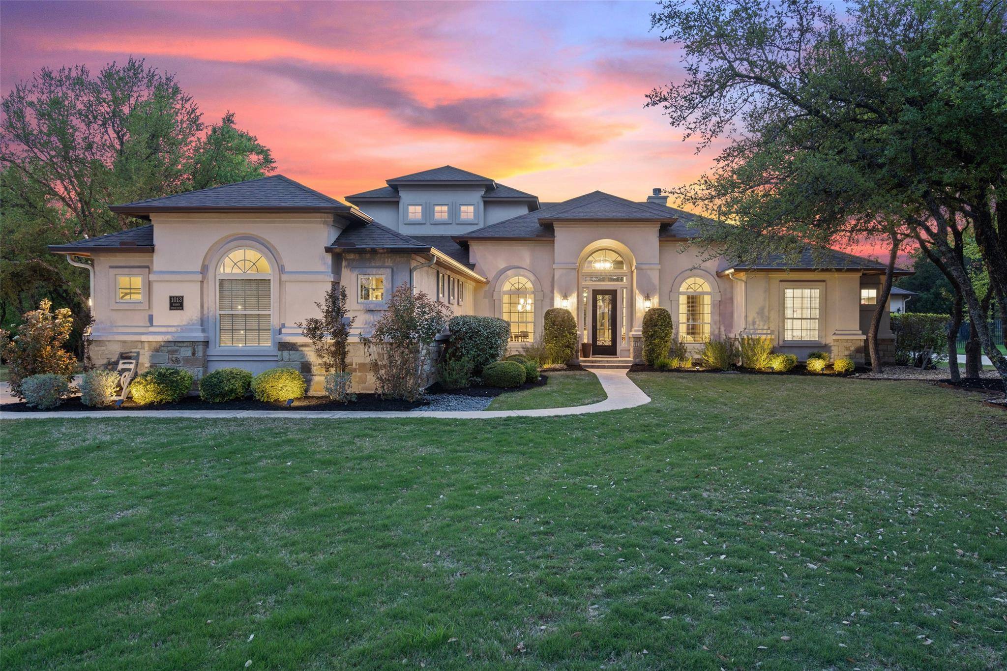 1013 Hidden Ridge CT, Round Rock, TX 78681