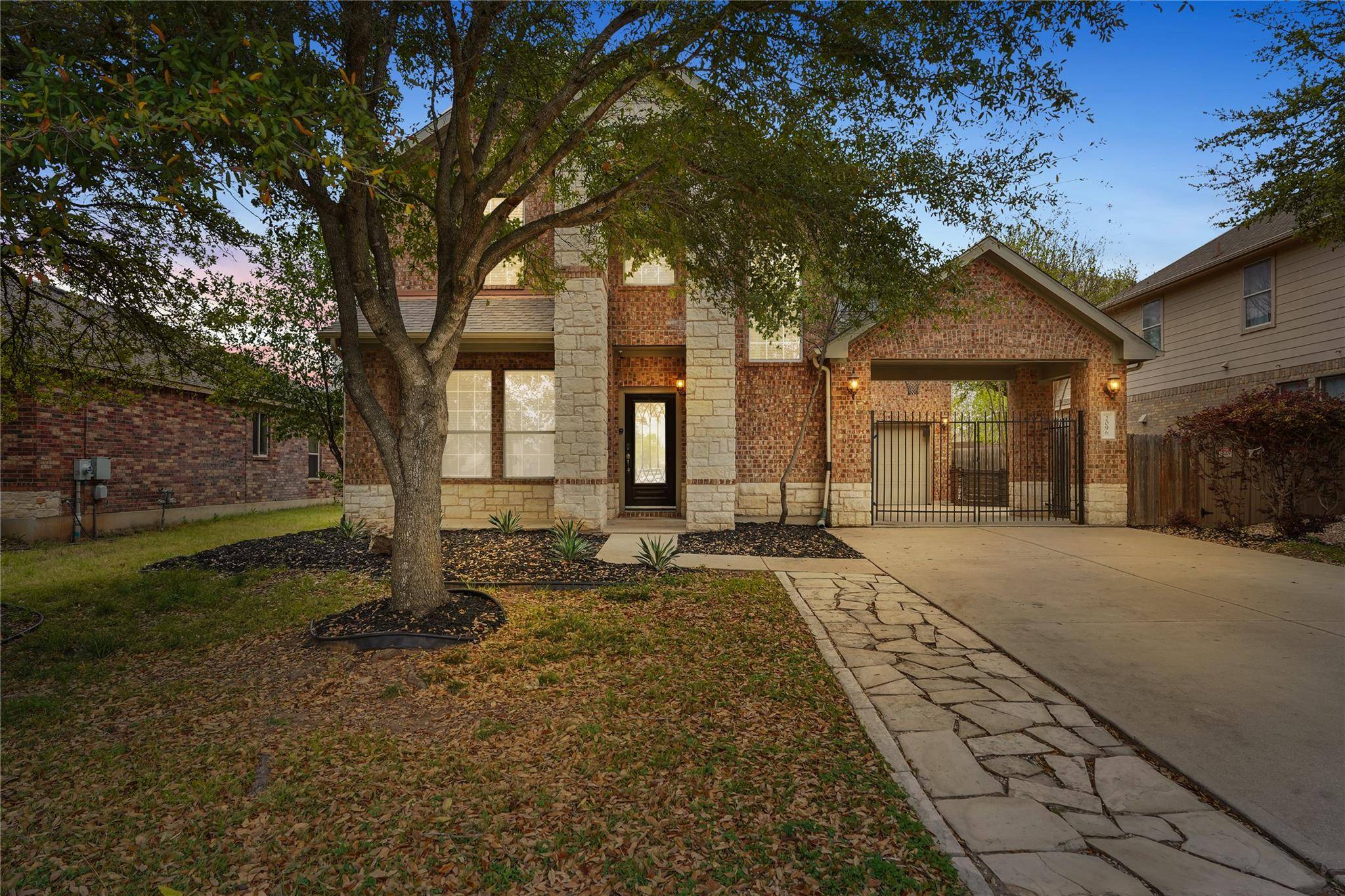 2096 Garlic Creek DR, Buda, TX 78610