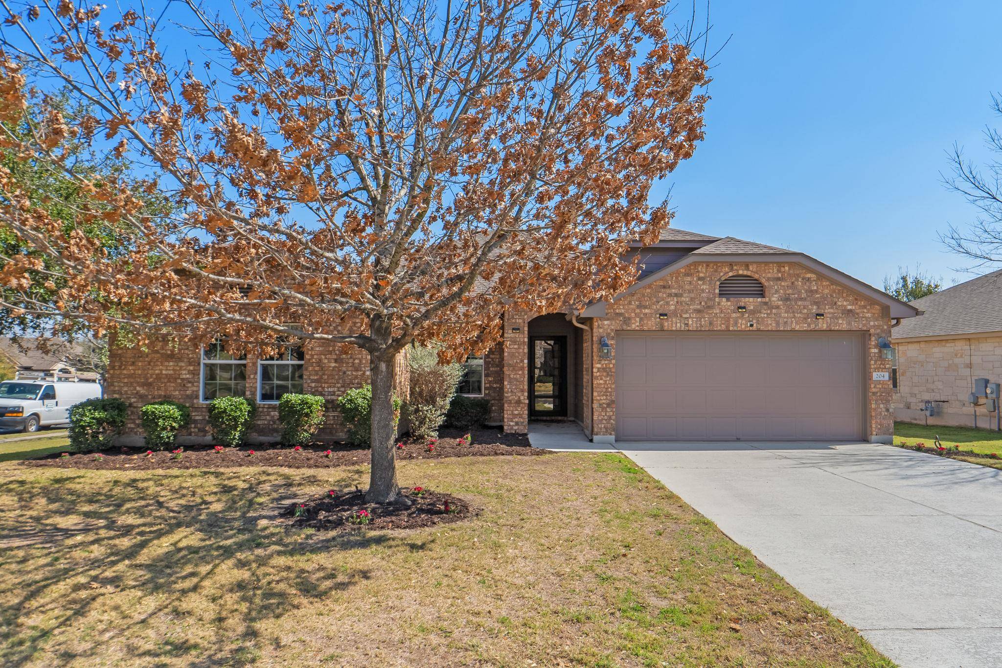 204 Hale Irwin DR, Round Rock, TX 78664