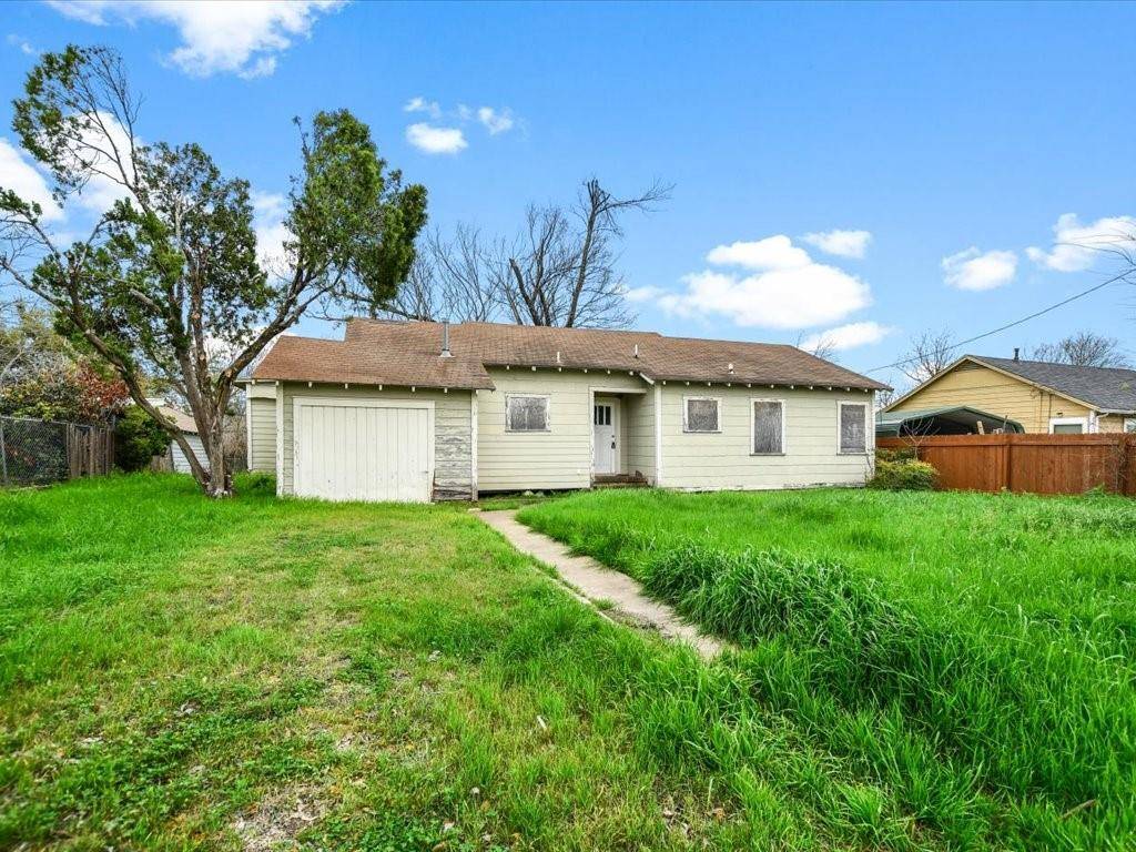 206 Hosack ST, Taylor, TX 76574