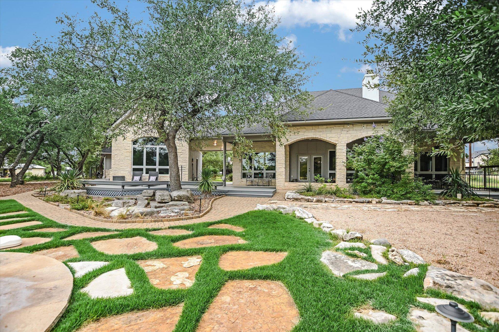 425 Patricia RD, Georgetown, TX 78628