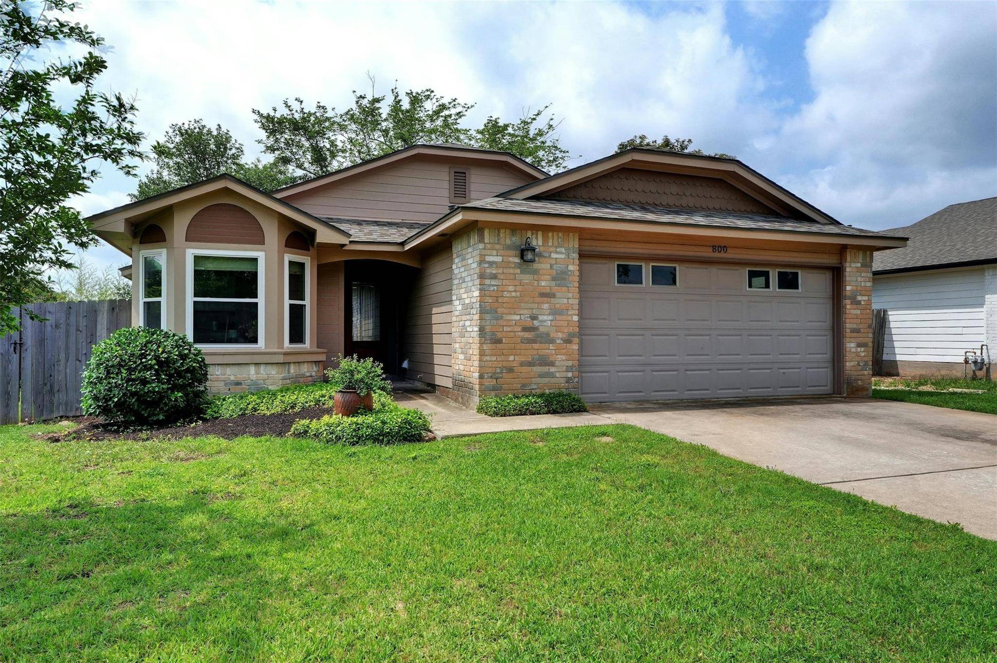800 Russet Valley DR, Cedar Park, TX 78613
