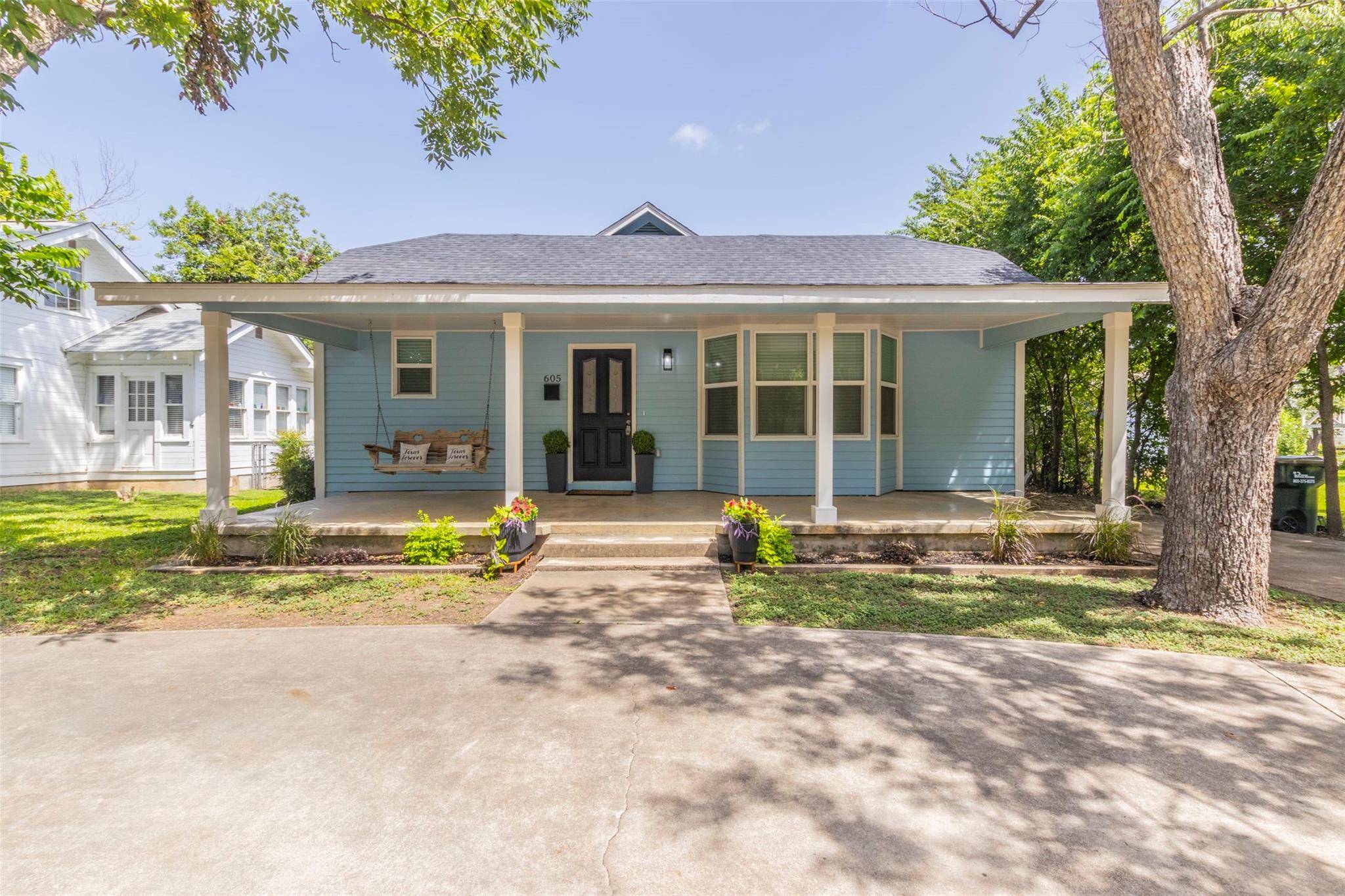 605 E 8th ST, Georgetown, TX 78626