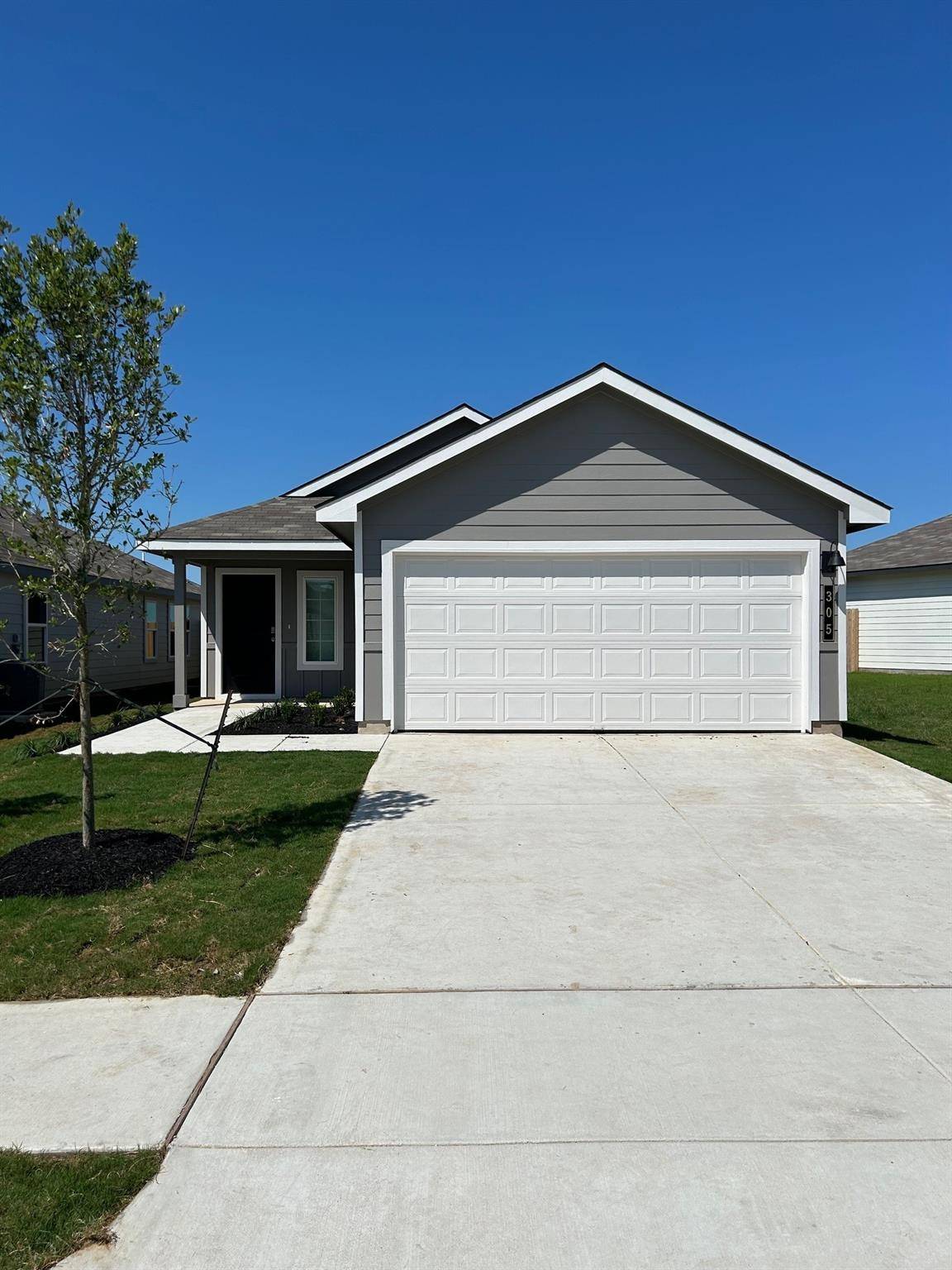 305 Pickel DR, Rockdale, TX 76567