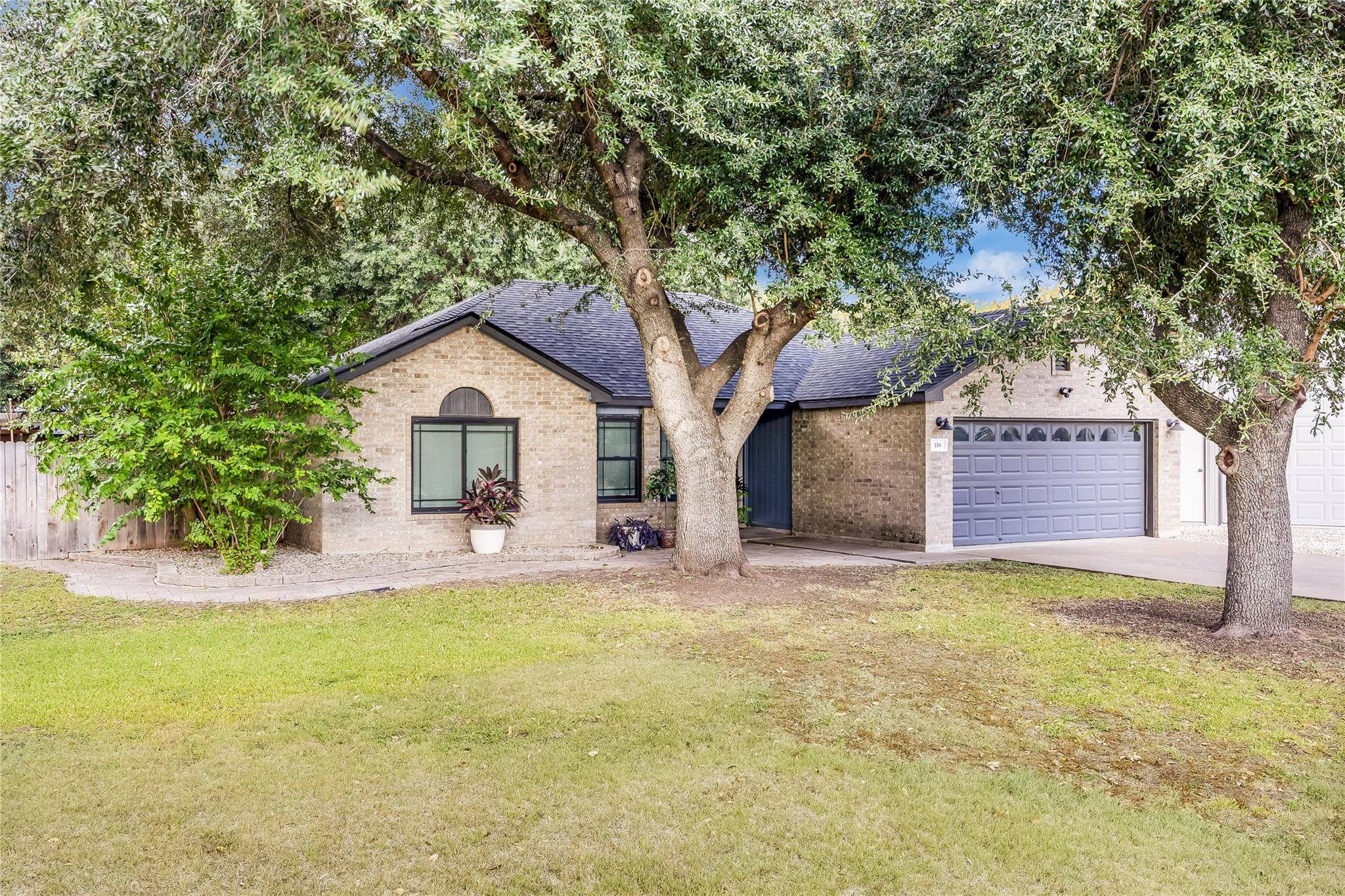 116 Whitetail LN, Hutto, TX 78634