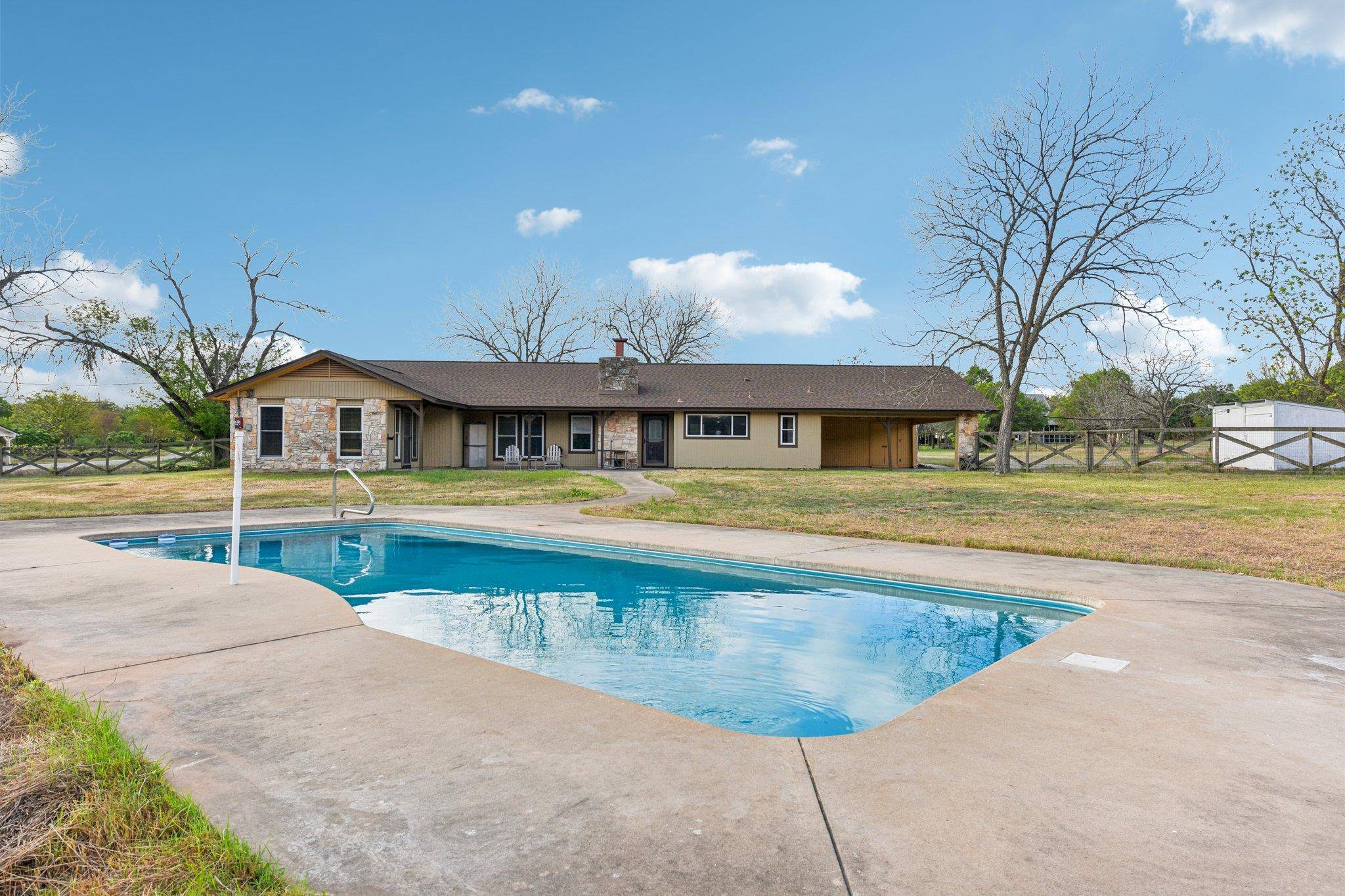 504 Buckaroo TRL, Buda, TX 78610
