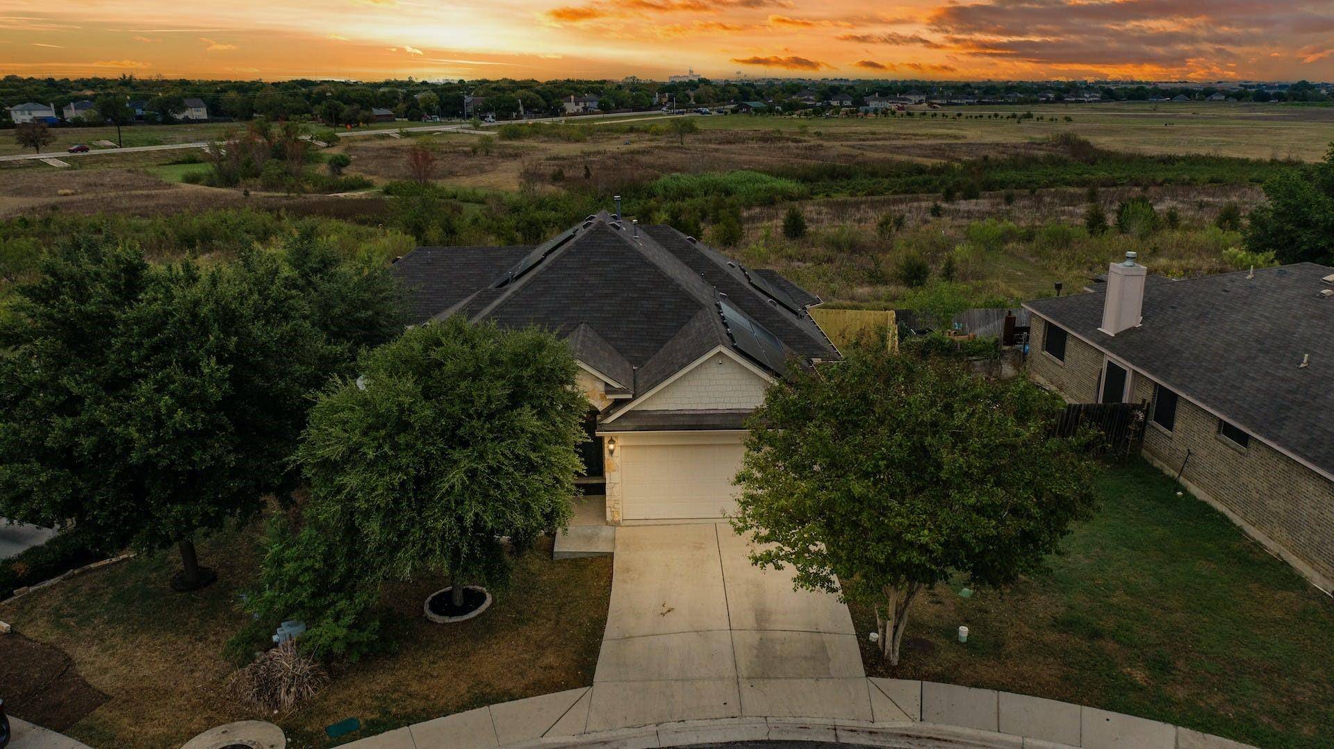 490 Fall CIR, Kyle, TX 78640