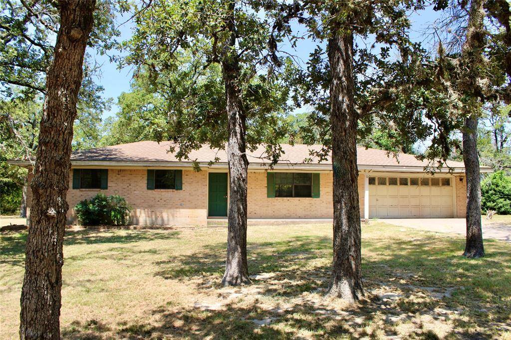 1063 Shady Circle, Lexington, TX 78947